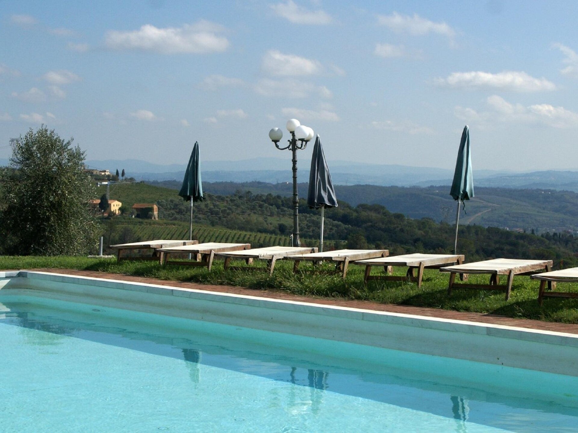 Romantisch 17e-eeuws boerderij-appartement met panoramisch uitzicht op de Arno-vallei - foto 32