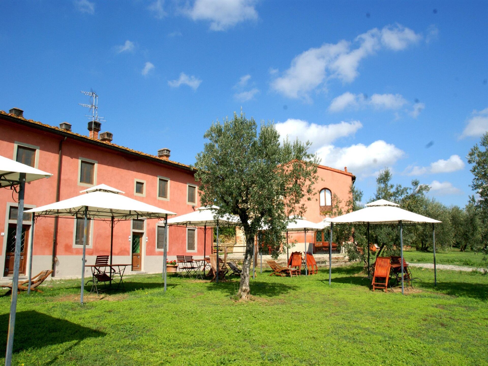 Romantisch 17e-eeuws boerderij-appartement met panoramisch uitzicht op de Arno-vallei - foto 3