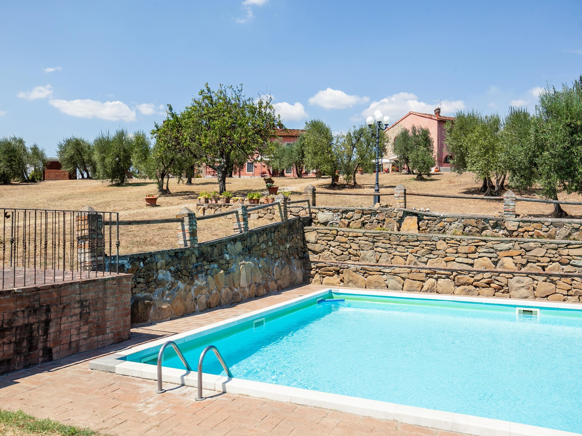 Authentiek Toscaans vakantiehuis tussen wijngaarden met panoramisch uitzicht - foto 16