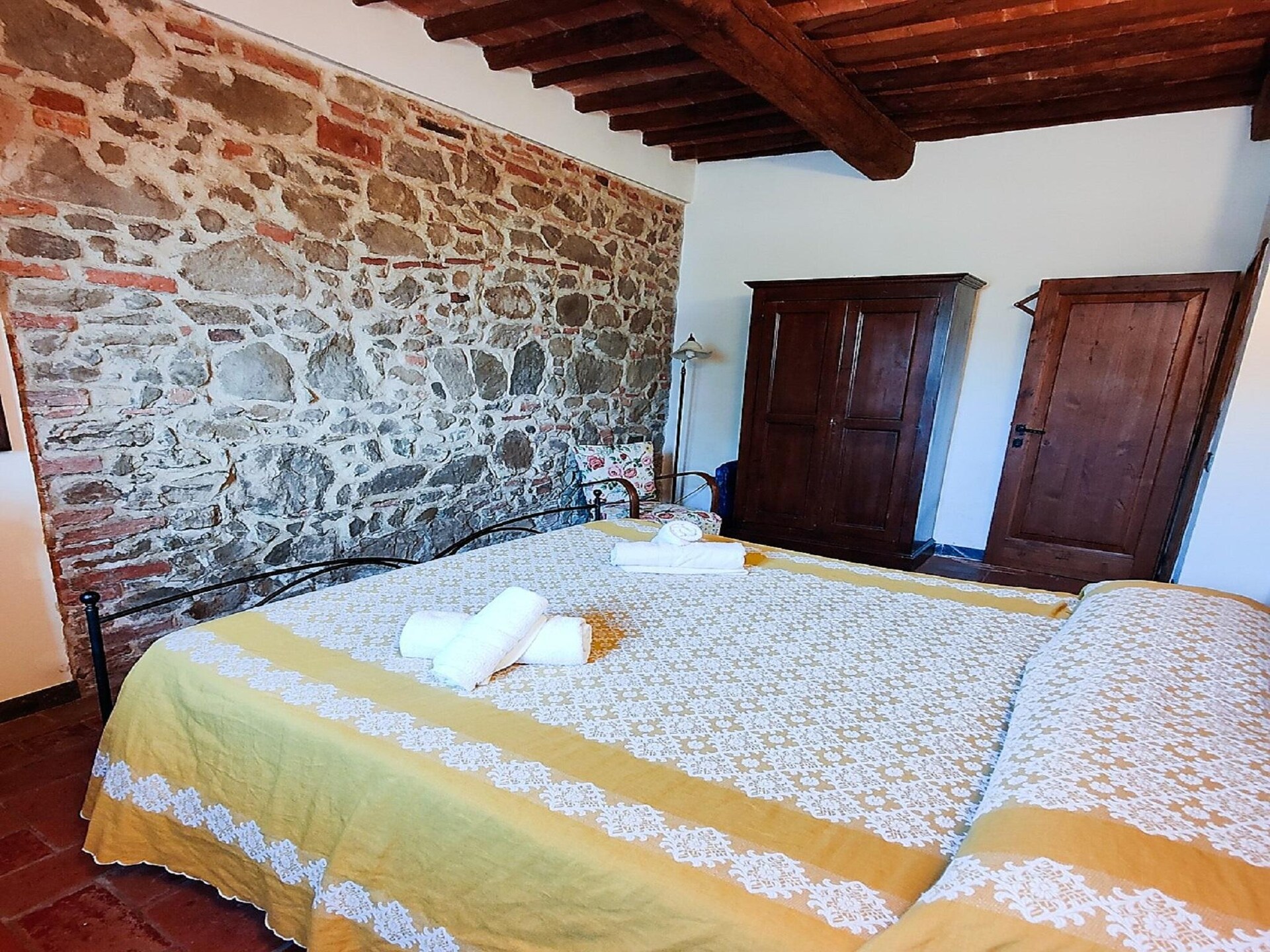 Authentiek Toscaans vakantiehuis tussen wijngaarden met panoramisch uitzicht - foto 33