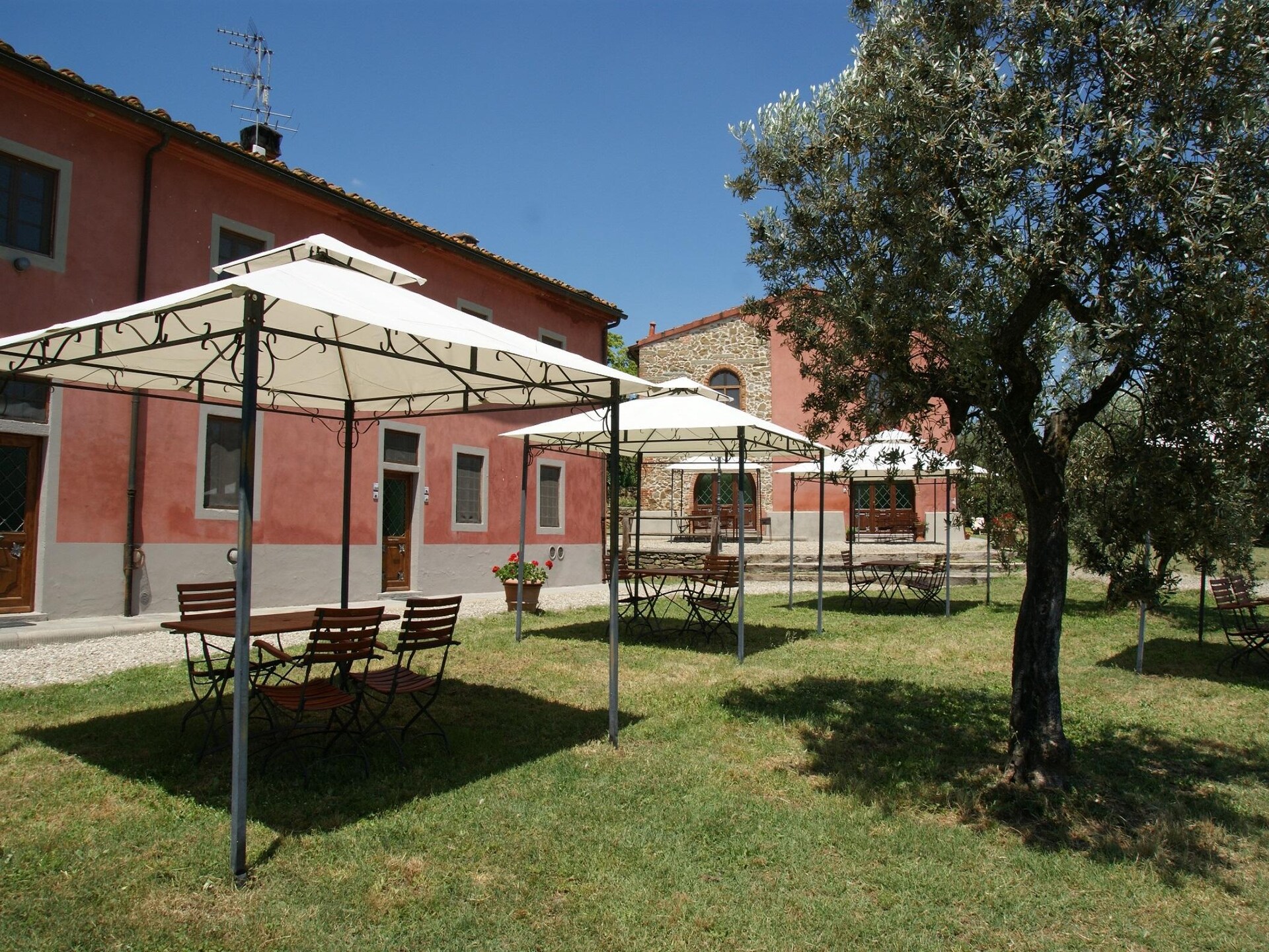 Authentiek Toscaans vakantiehuis tussen wijngaarden met panoramisch uitzicht - foto 4