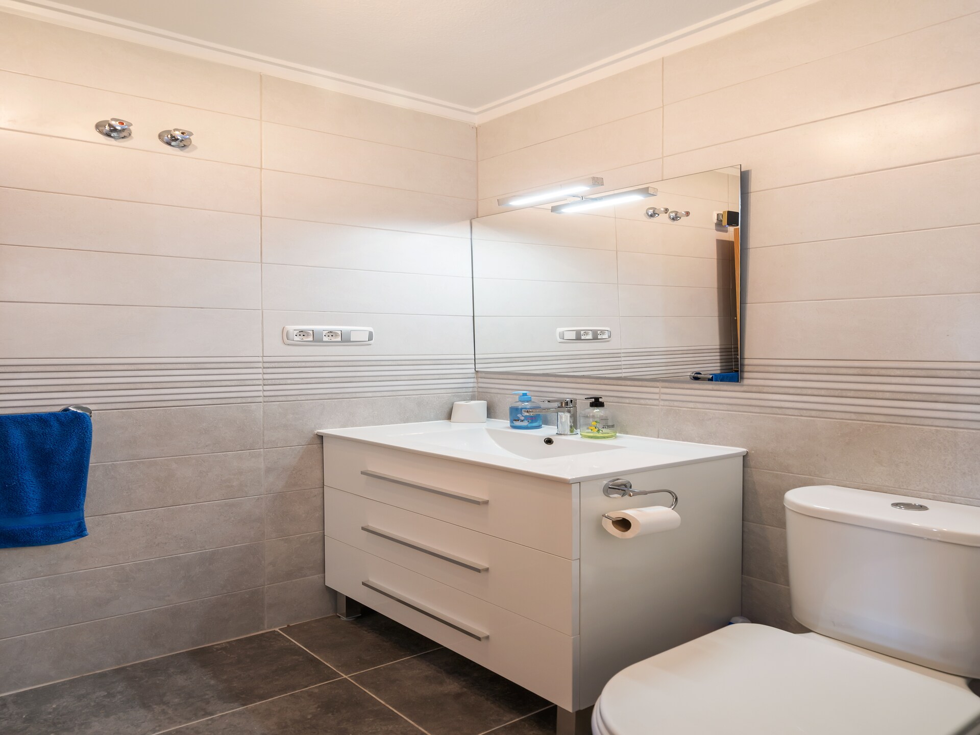 Modern vakantiehuis met privétuin en gedeeld zwembad aan de golfbaan - foto 26