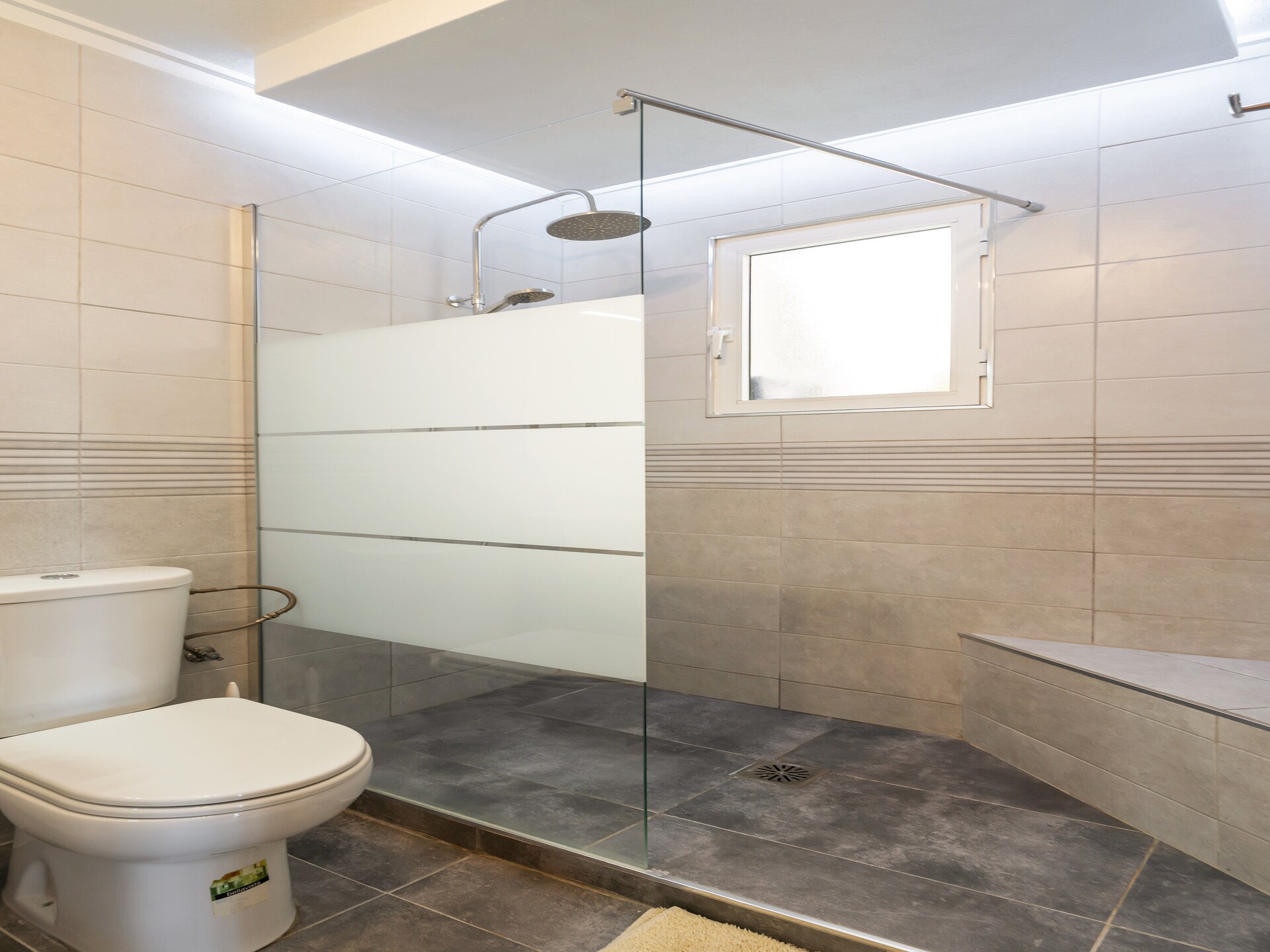 Modern vakantiehuis met privétuin en gedeeld zwembad aan de golfbaan - foto 27