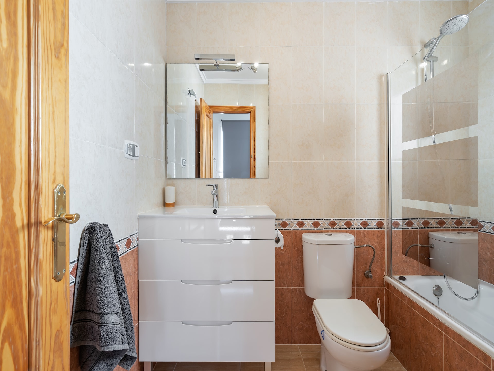 Modern vakantiehuis met privétuin en gedeeld zwembad aan de golfbaan - foto 25