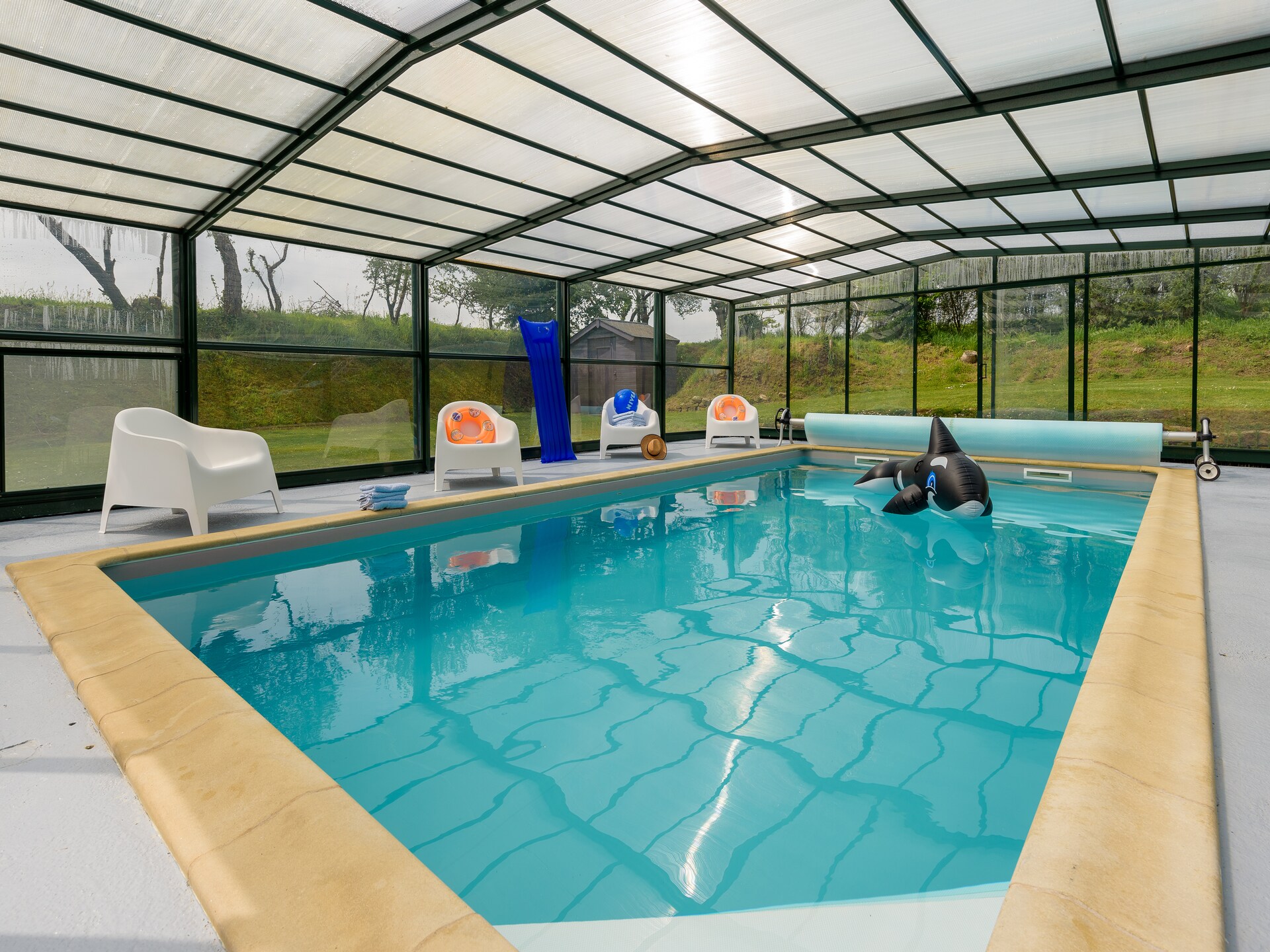 Ruim vakantiehuis voor 12 personen met privézwembad, op 4 km van zee - foto 8