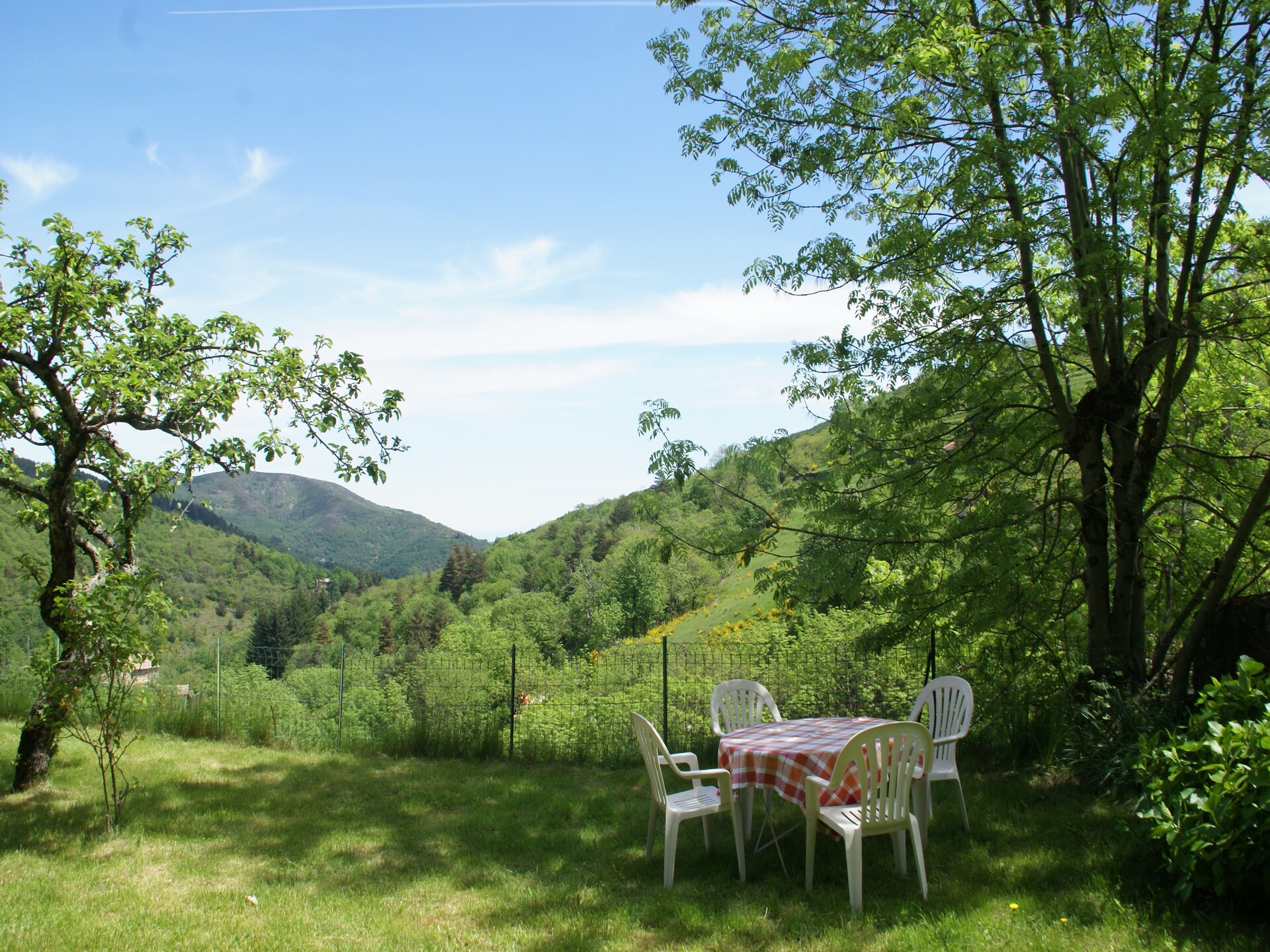 Stenen vakantiehuis met airco, tuin & uitzicht in Saint-Julien-du-Gua - foto 40