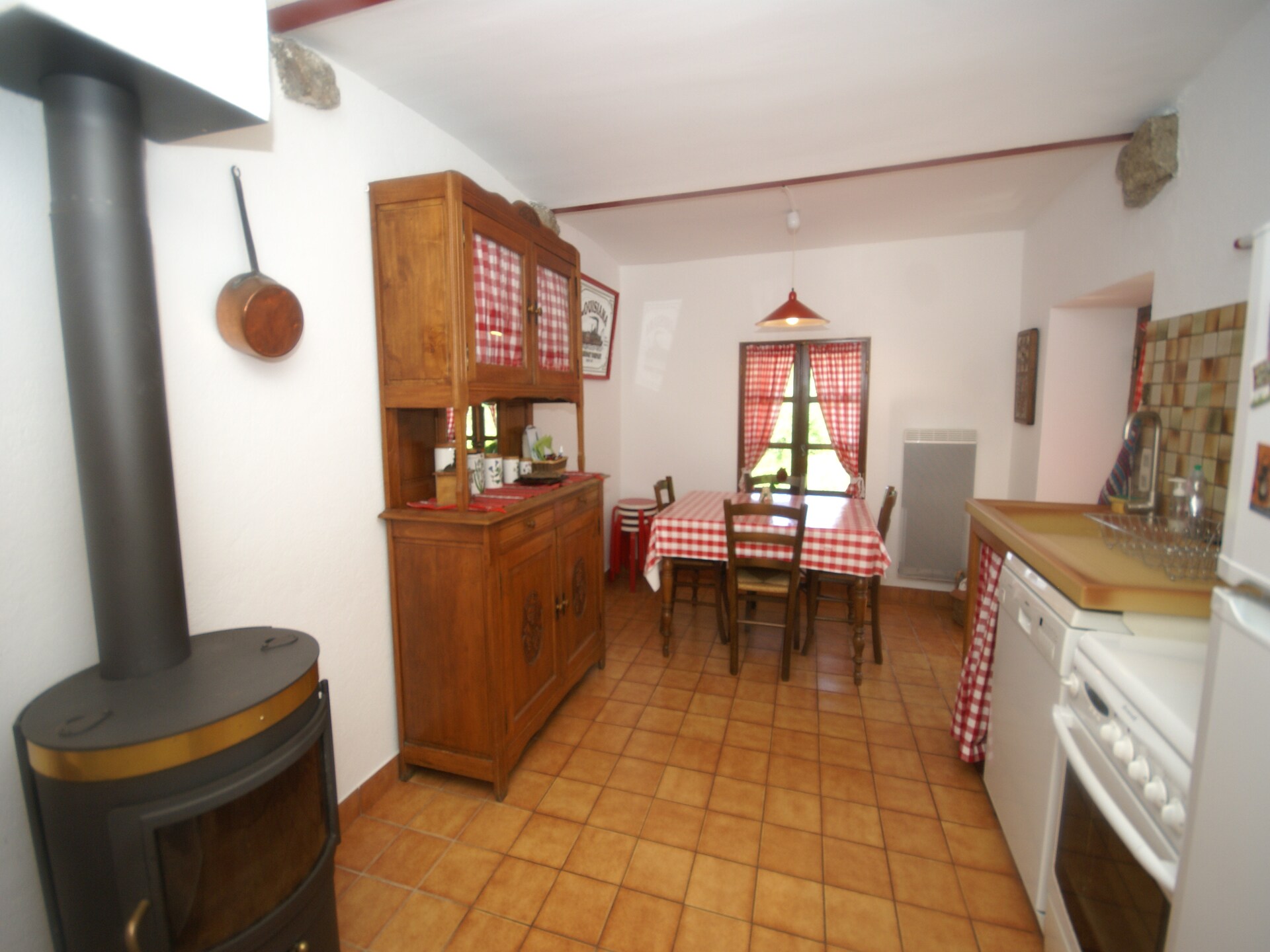 Stenen vakantiehuis met airco, tuin & uitzicht in Saint-Julien-du-Gua - foto 8