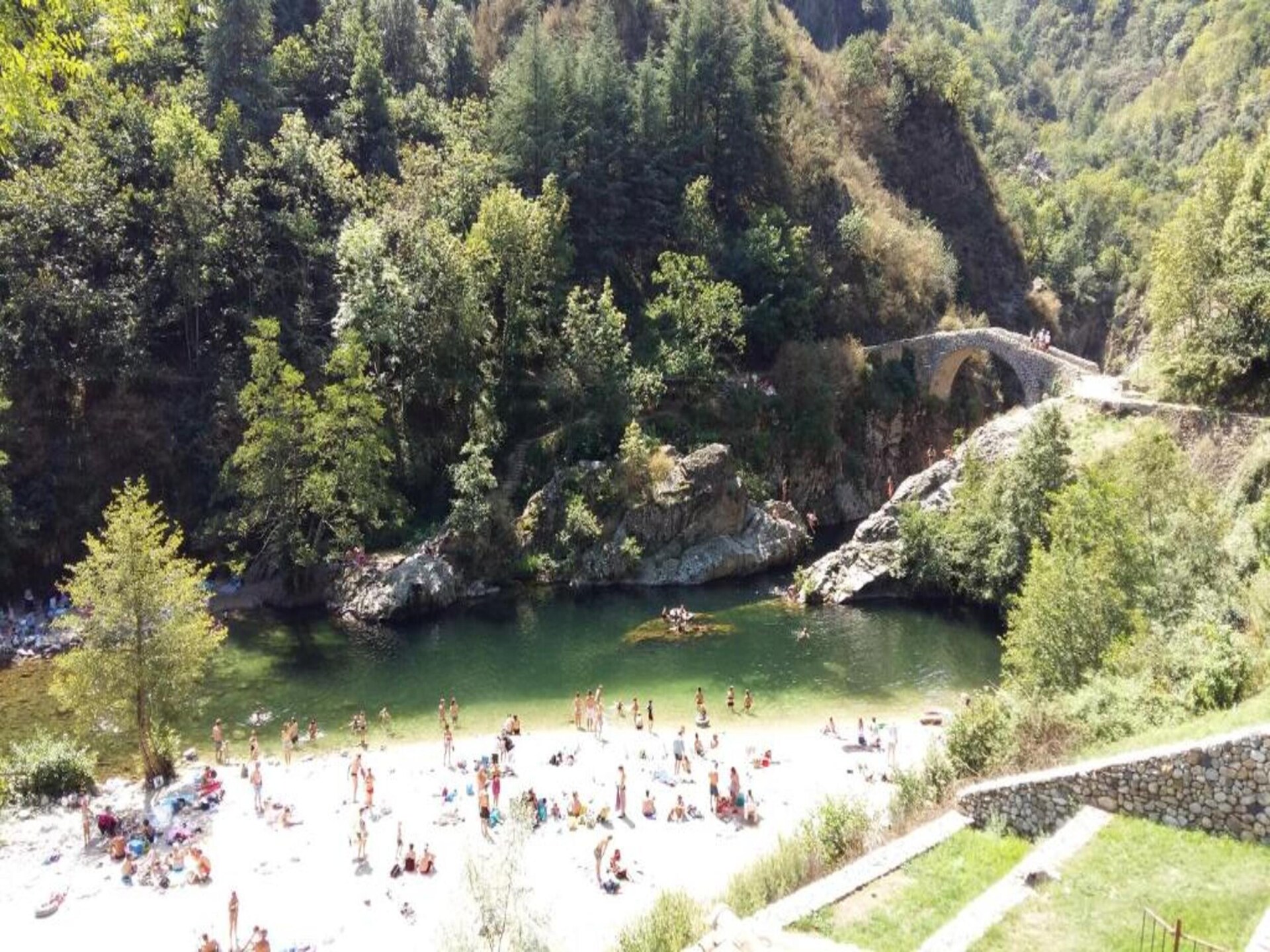 Stenen vakantiehuis met airco, tuin & uitzicht in Saint-Julien-du-Gua - foto 38