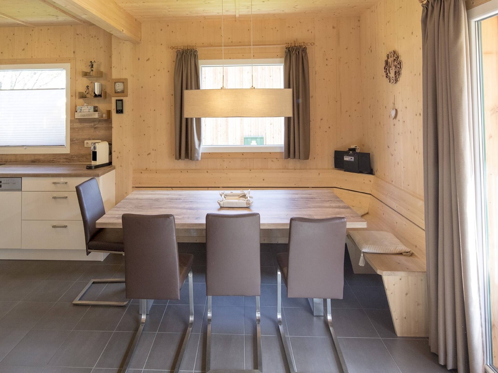 Chalet aan het meer en de piste in Sankt Georgen am Kresichberg · 10 pers. - foto 9