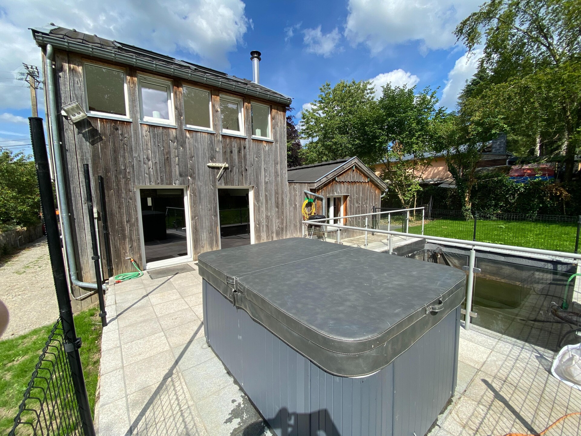 8-persoons chalet met bubbelbad aan bosrand in Jalhay - foto 7