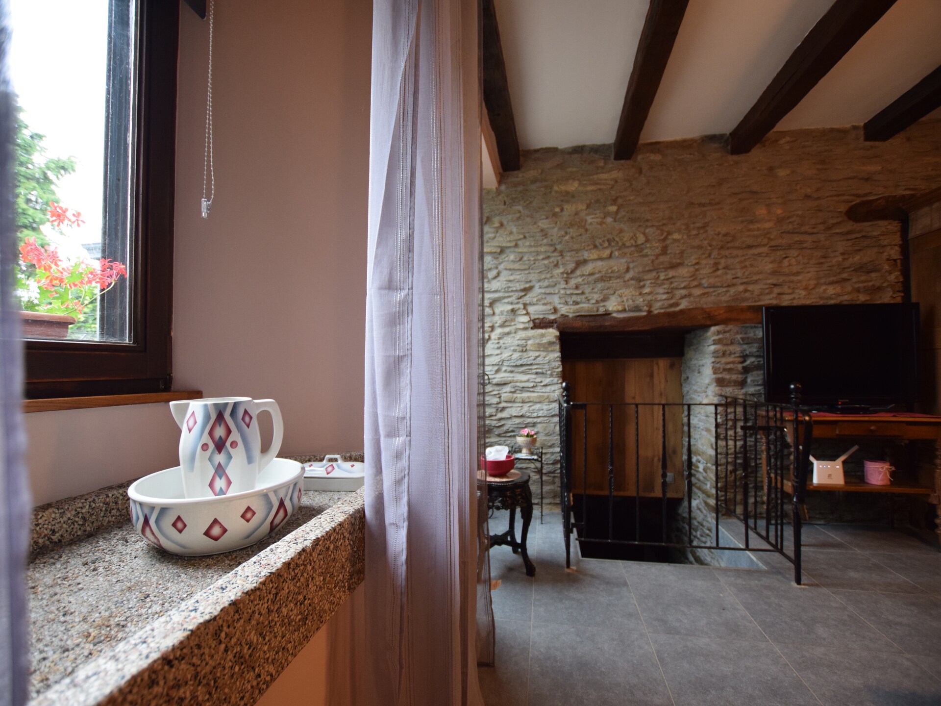 Modern vakantiehuis voor 8 personen met tuin en biljart in Neufchâteau - foto 10