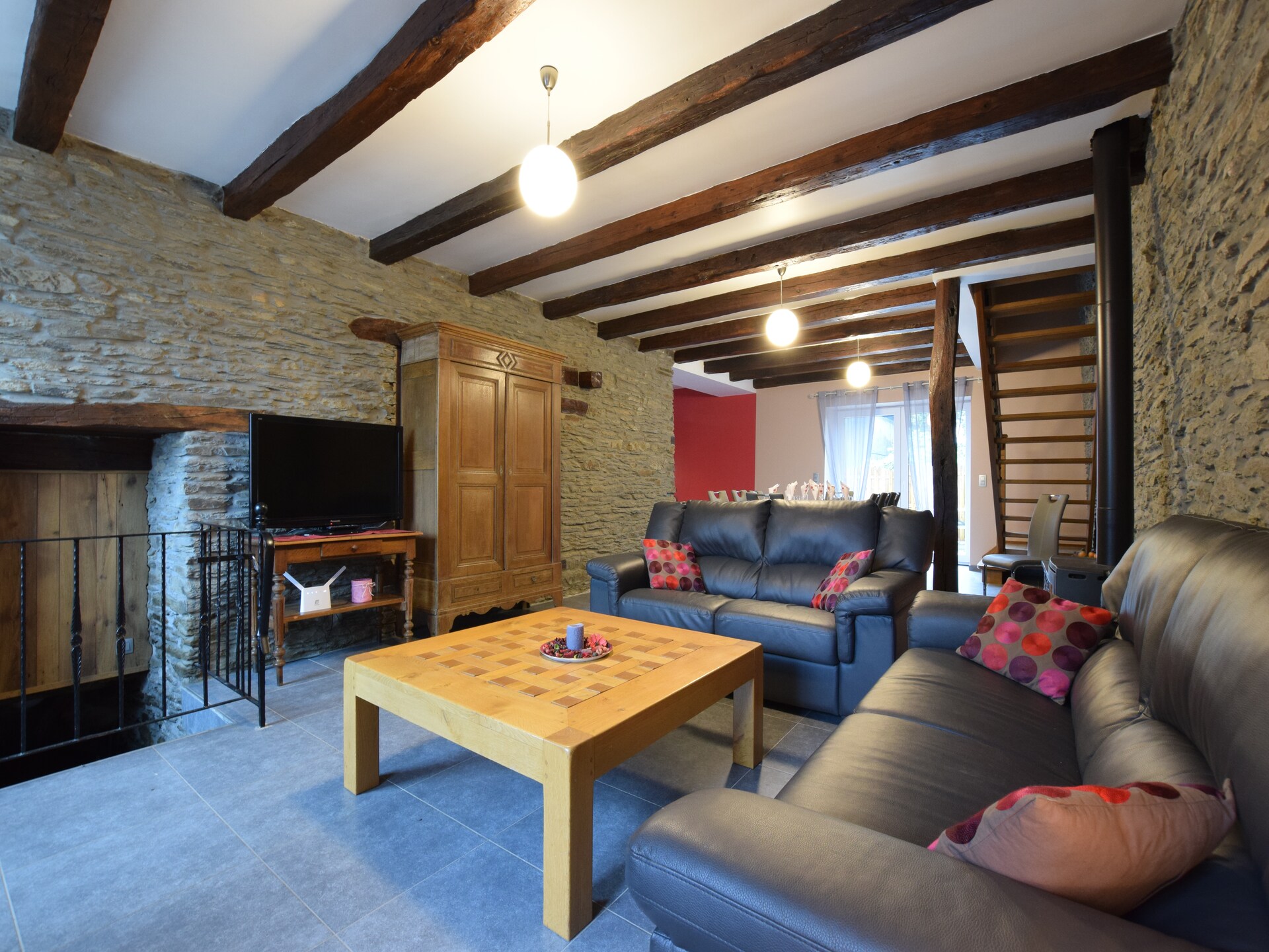 Modern vakantiehuis voor 8 personen met tuin en biljart in Neufchâteau - foto 8