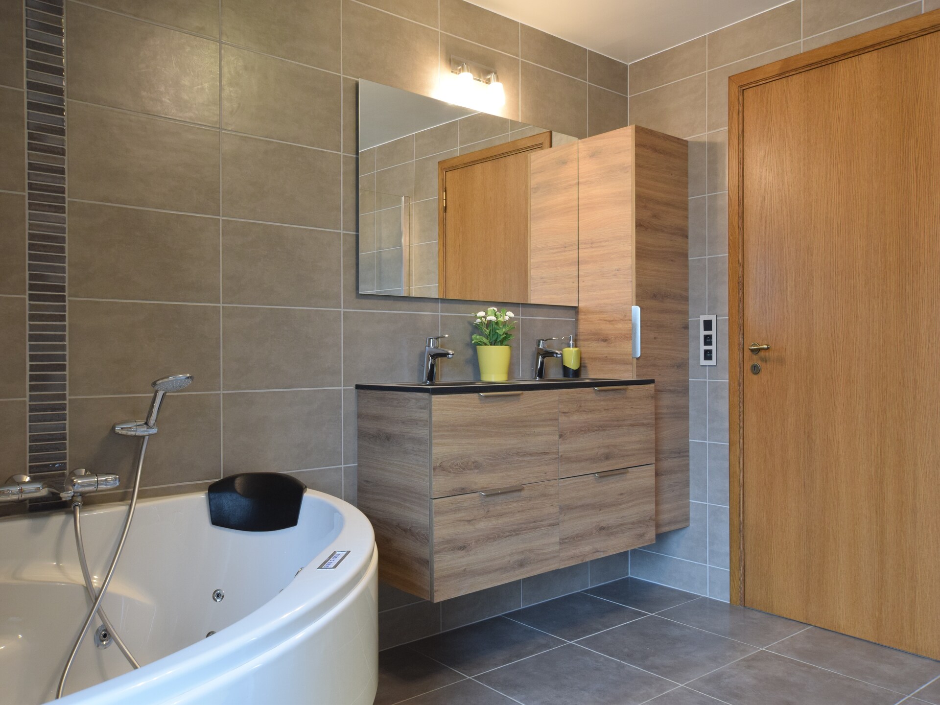 Modern vakantiehuis voor 8 personen met tuin en biljart in Neufchâteau - foto 30