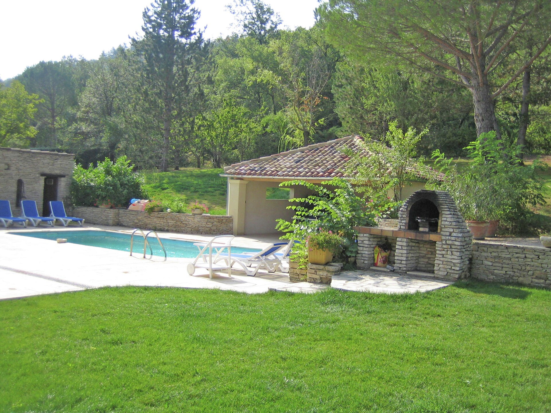Authentieke Provençaalse villa met privézwembad aan de rand van Céreste - foto 18