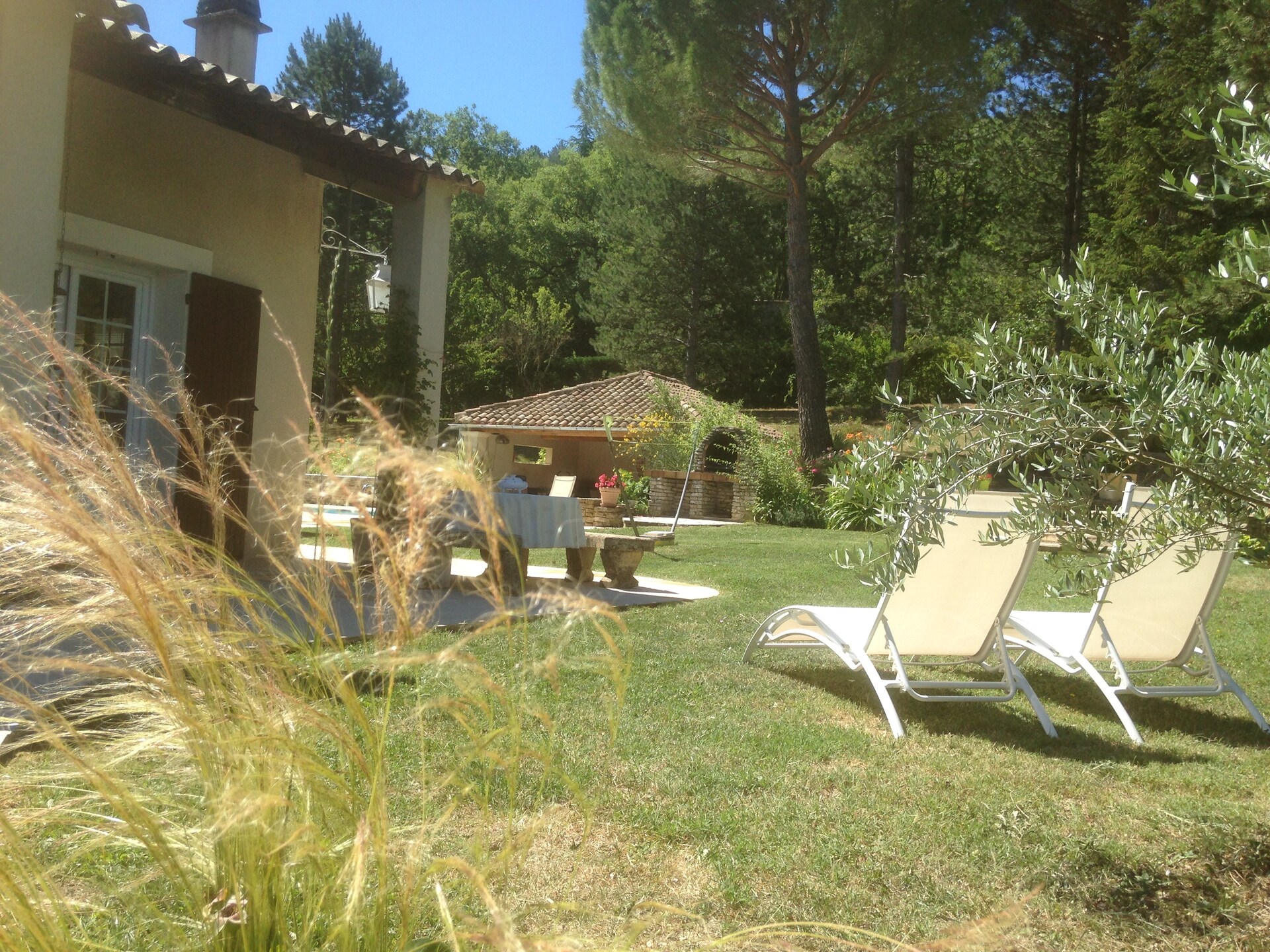 Authentieke Provençaalse villa met privézwembad aan de rand van Céreste - foto 17