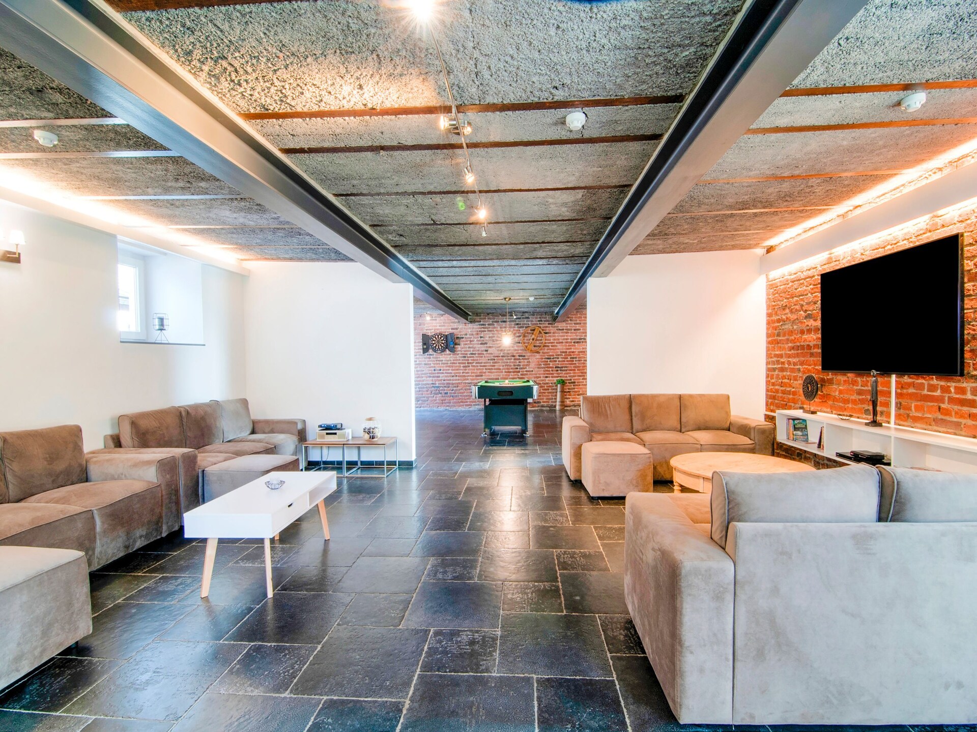 10-persoons vakantiehuis met sauna en biljart in Burnenville - foto 15