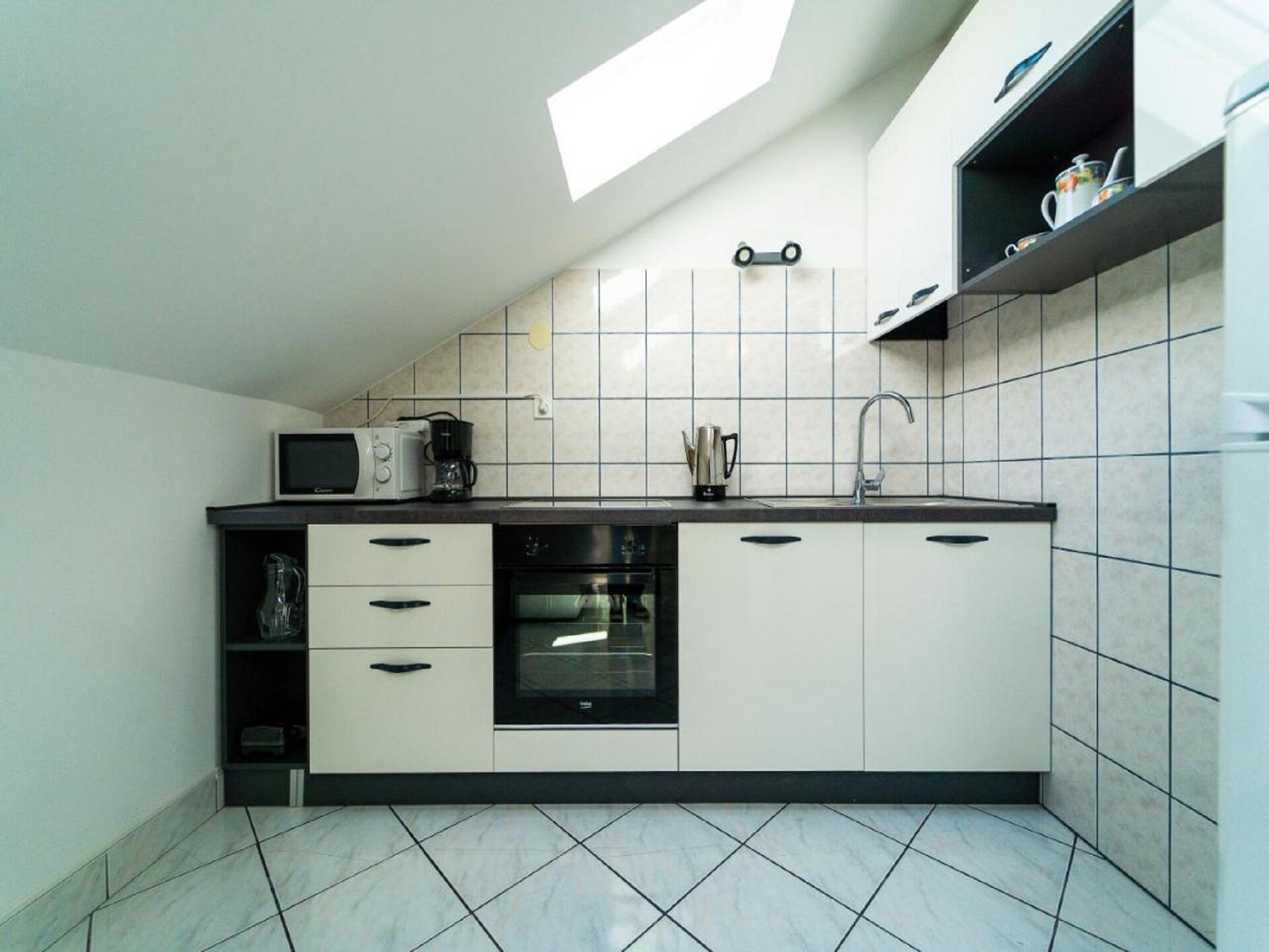 6-persoons appartement aan zee in het centrum van Petrcane - foto 16