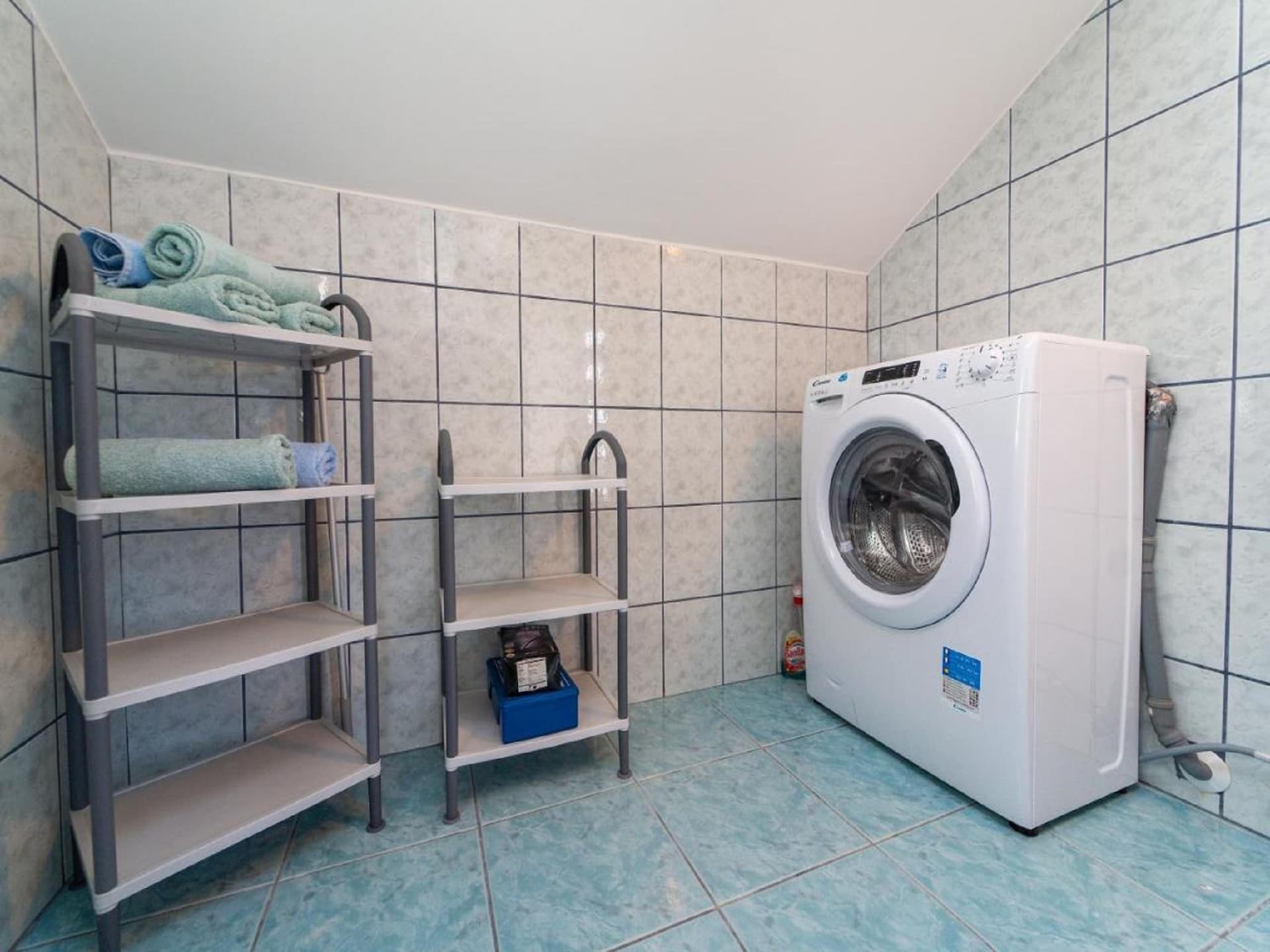 6-persoons appartement aan zee in het centrum van Petrcane - foto 37