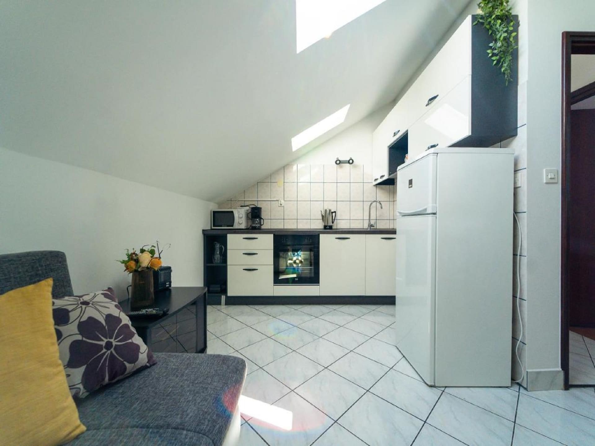 6-persoons appartement aan zee in het centrum van Petrcane - foto 18