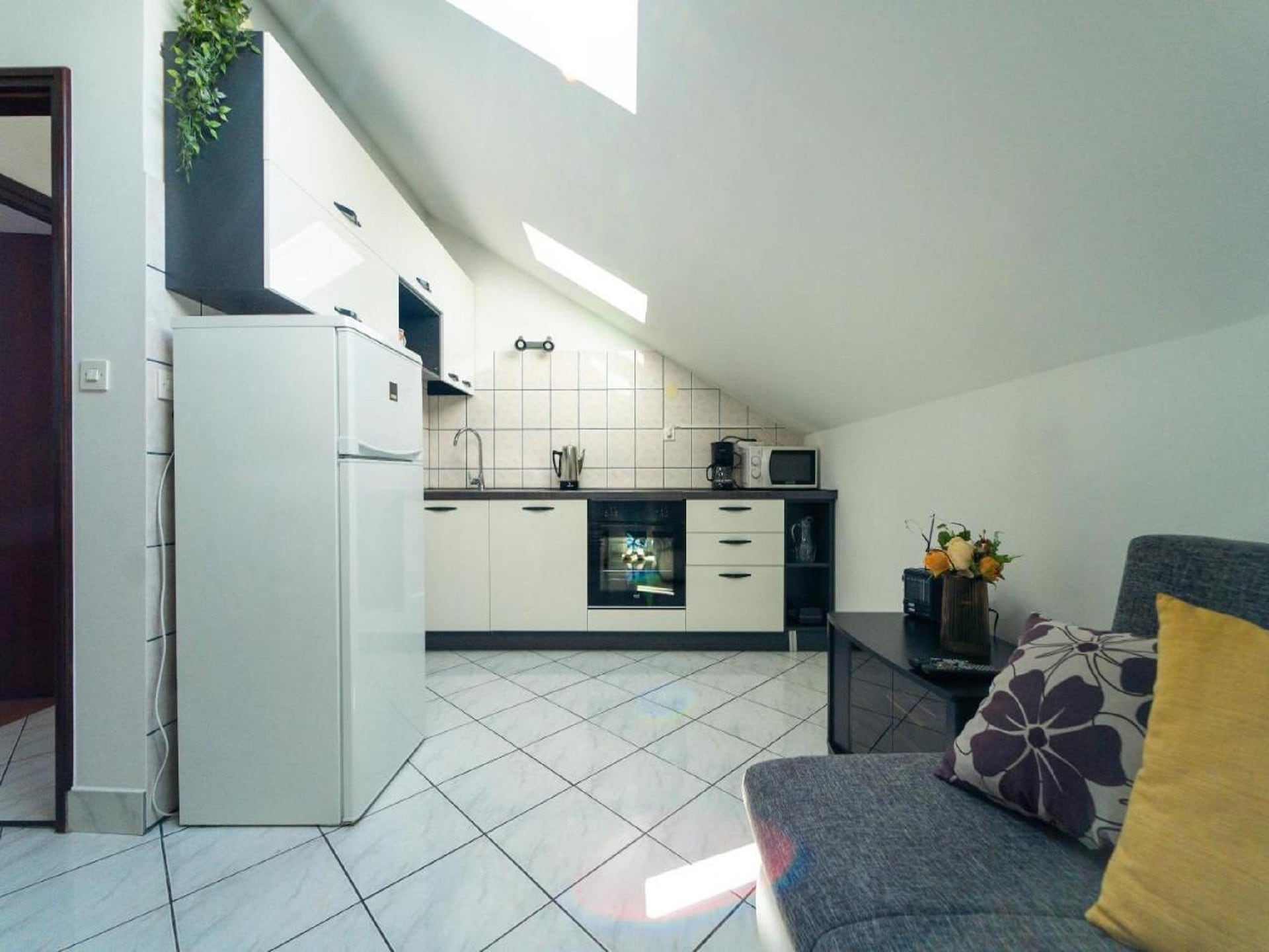 6-persoons appartement aan zee in het centrum van Petrcane - foto 19