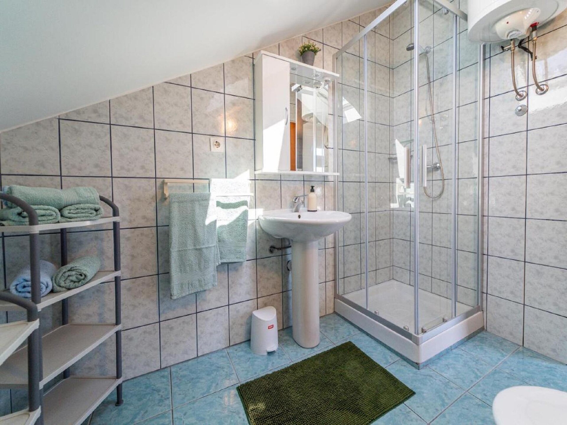 6-persoons appartement aan zee in het centrum van Petrcane - foto 31