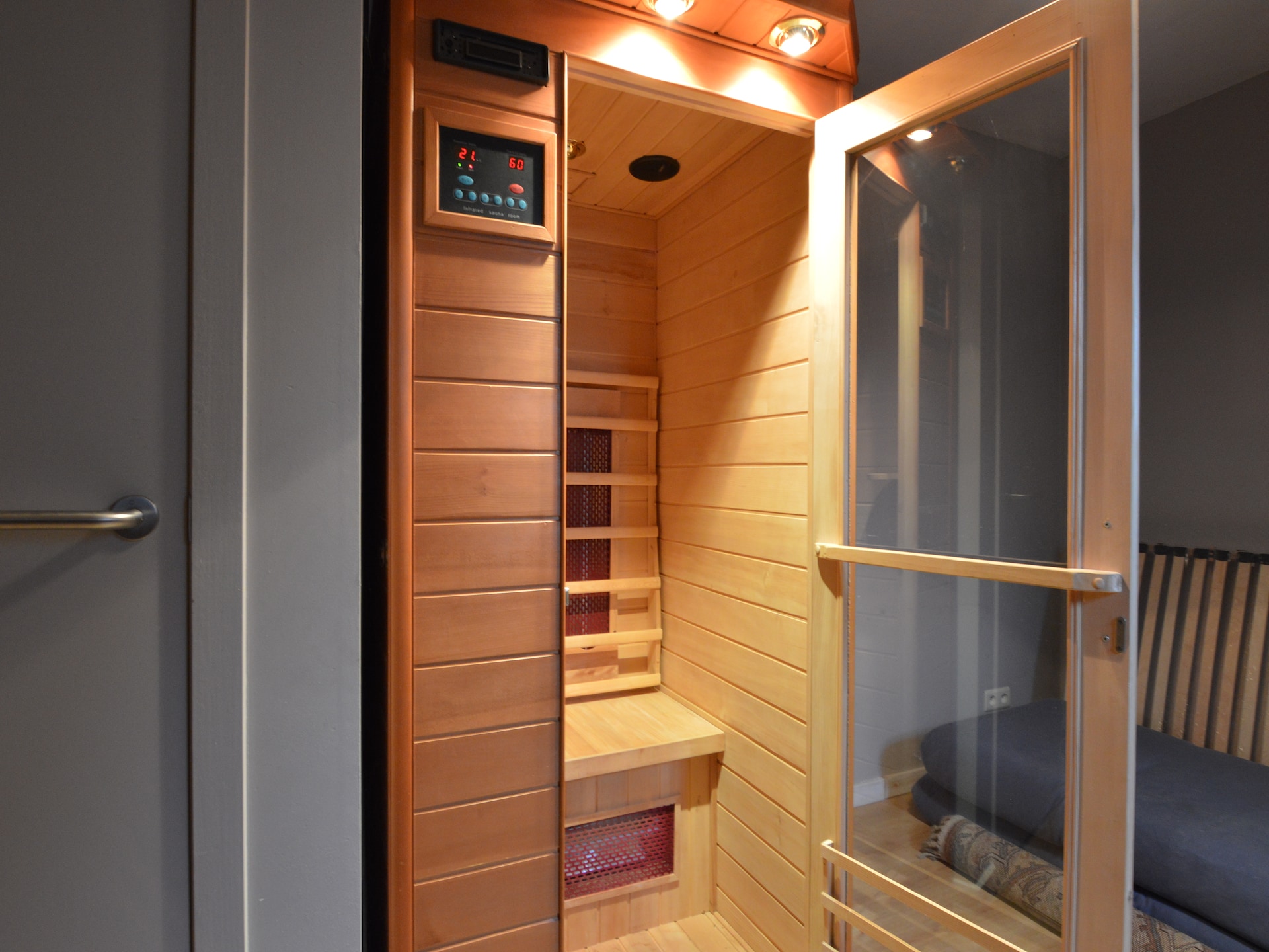 8-persoons wellness vakantiehuis met sauna in Geel - foto 2