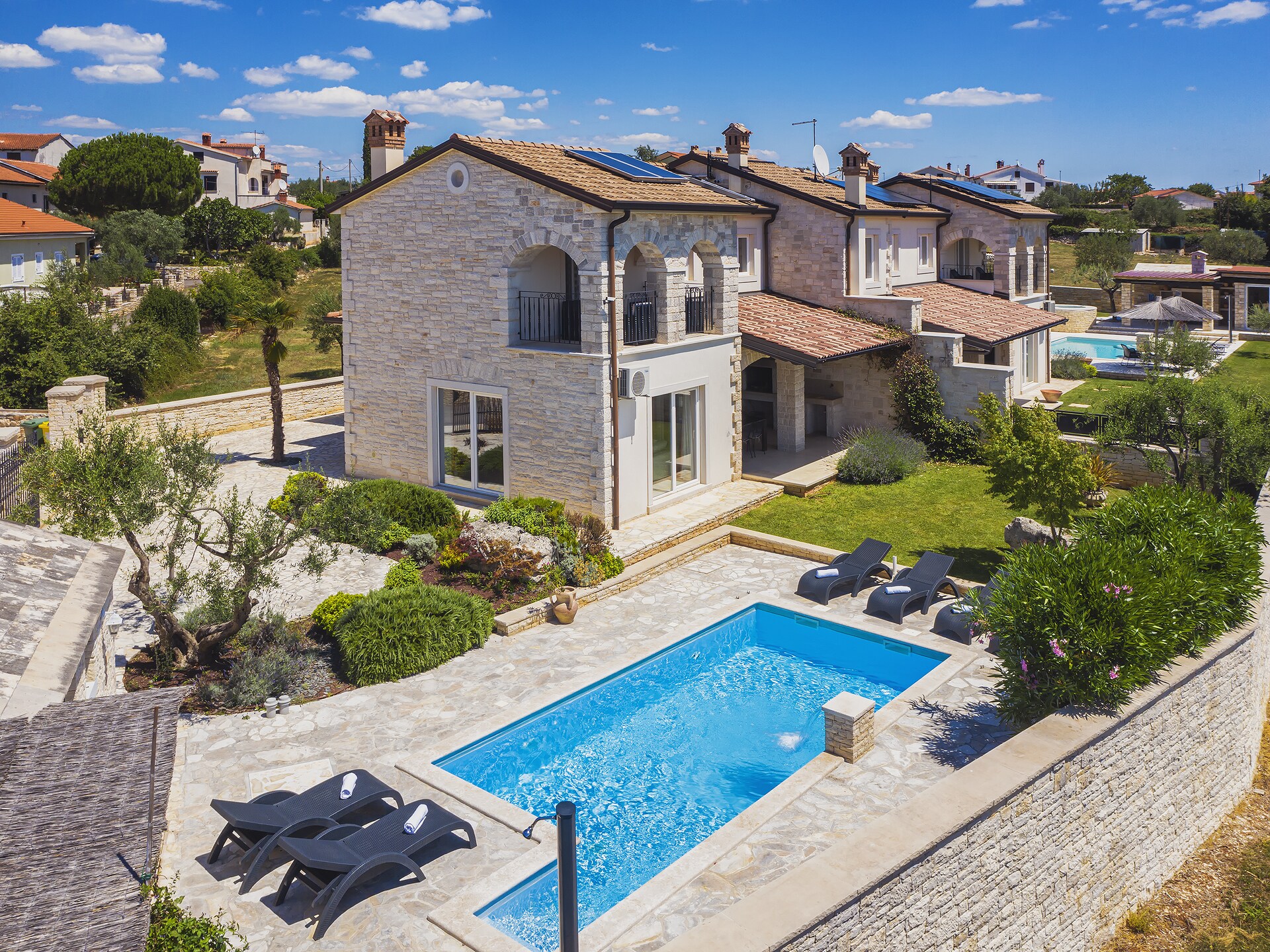 Villa Branka met privézwembad, sauna en zeezicht bij Rovinj - foto 1