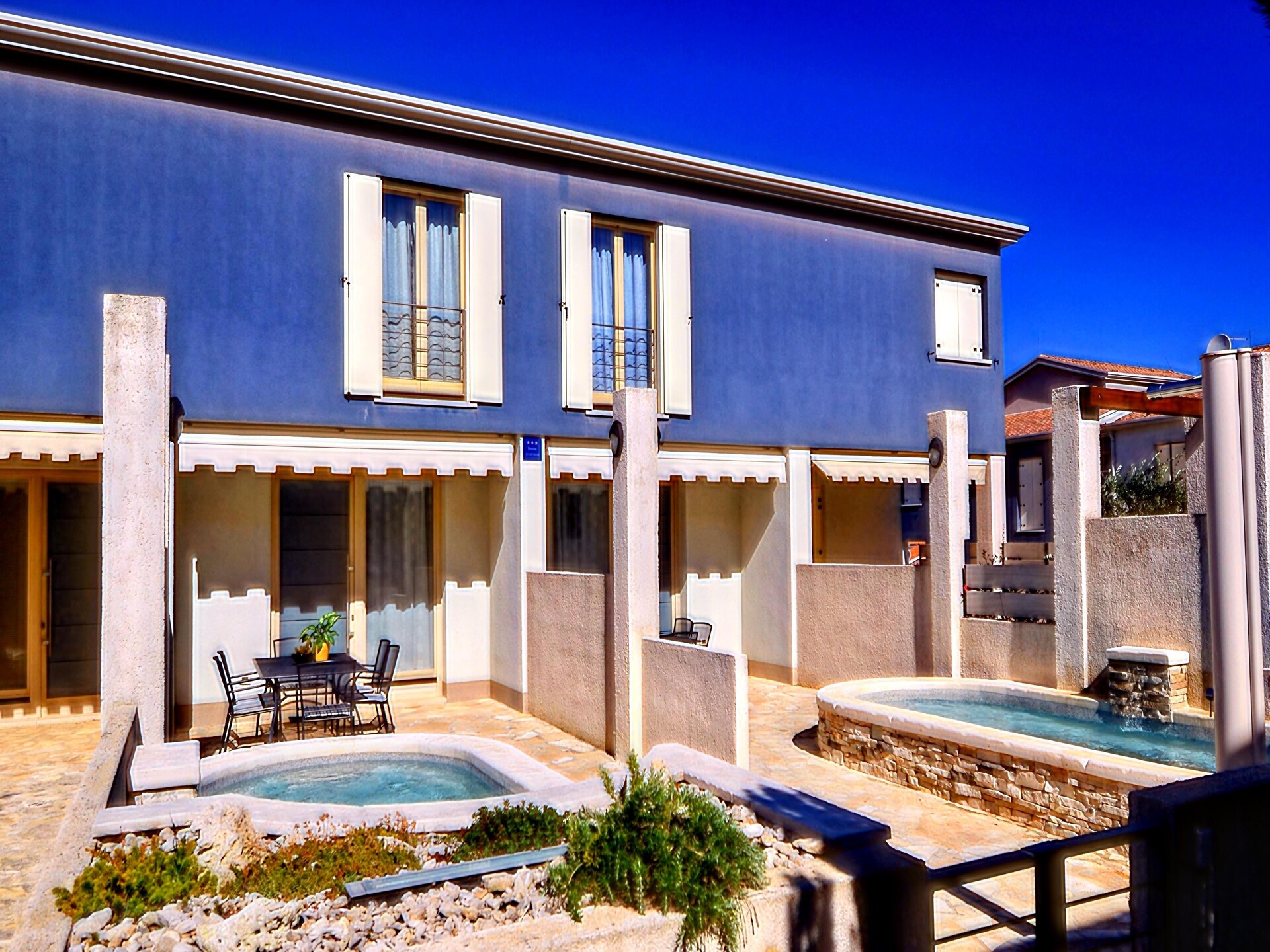 Villa Blue 2: Stijlvol vakantiehuis met terras op 500m van strand in Banjole - foto 6
