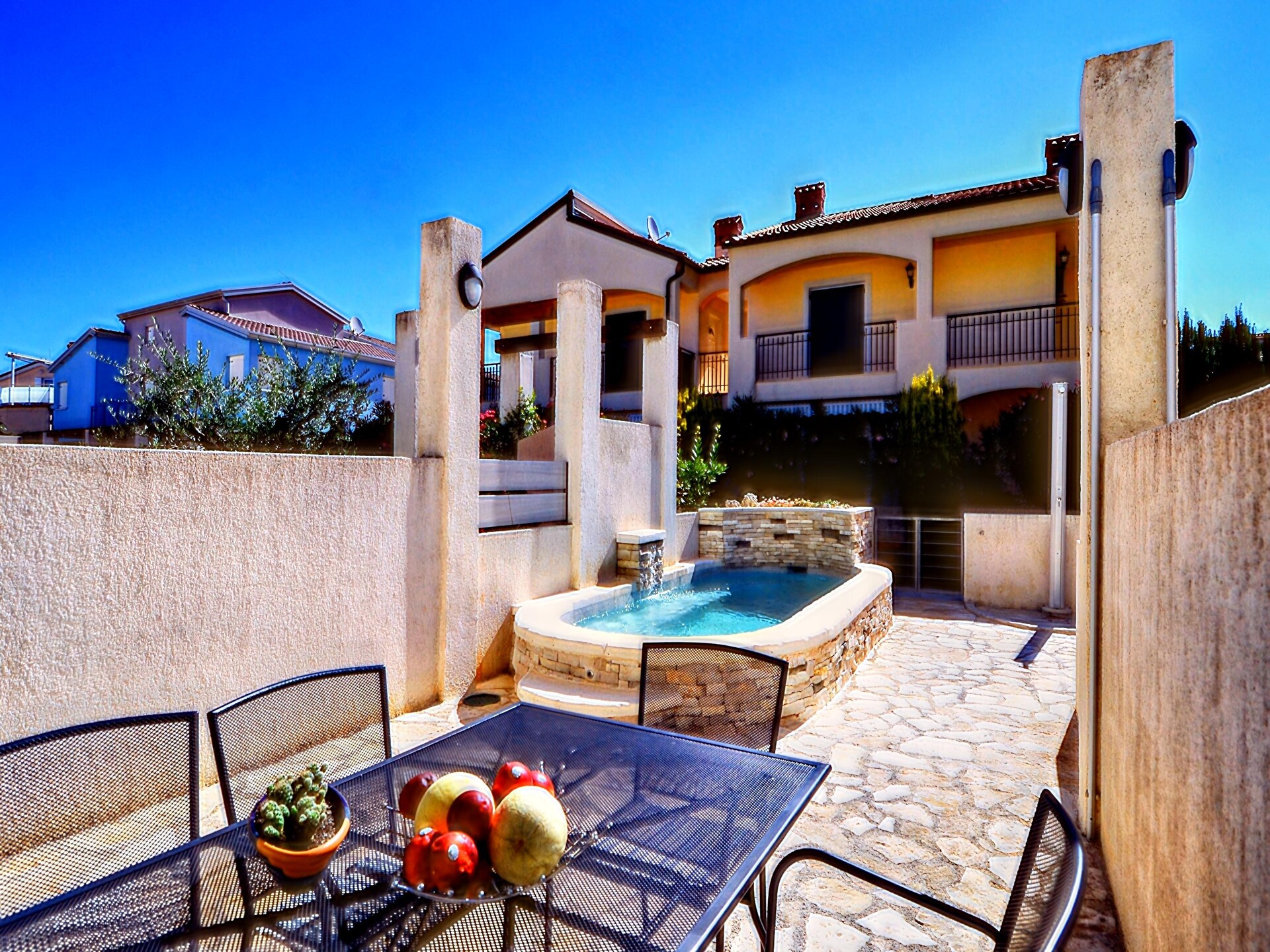 Villa Blue 2: Stijlvol vakantiehuis met terras op 500m van strand in Banjole - foto 18
