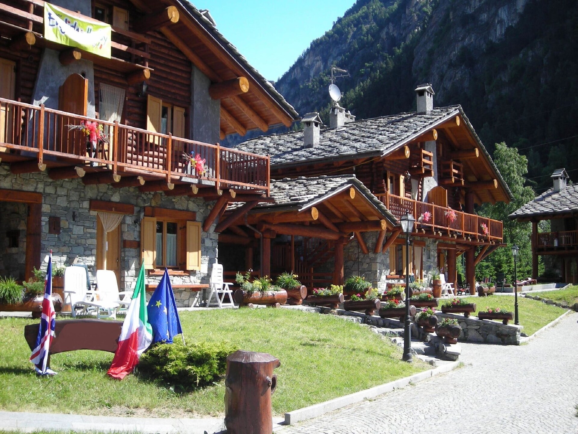 Sfeervol appartement in Antey-Saint-André met balkon, 2 km van skilift Chamois - foto 2