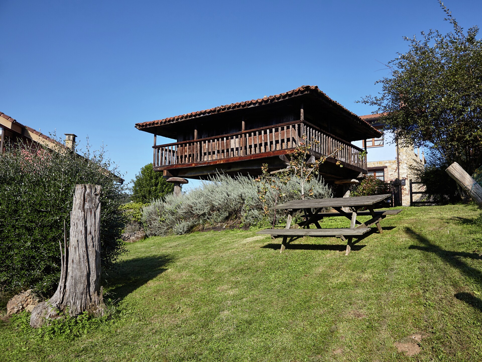 Pruneda II: Landelijk landhuis met tuin in bosrijk Asturië - foto 39