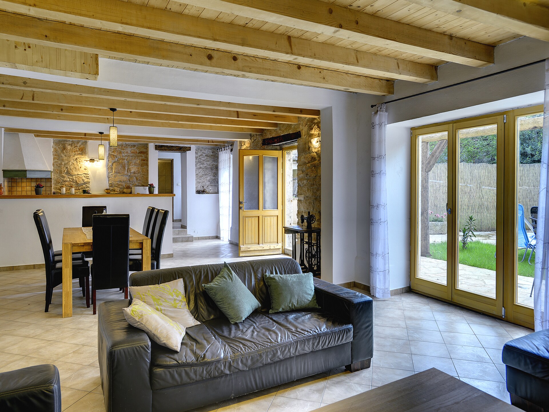 10-persoons vakantiehuis met privézwembad in Batlug - foto 19
