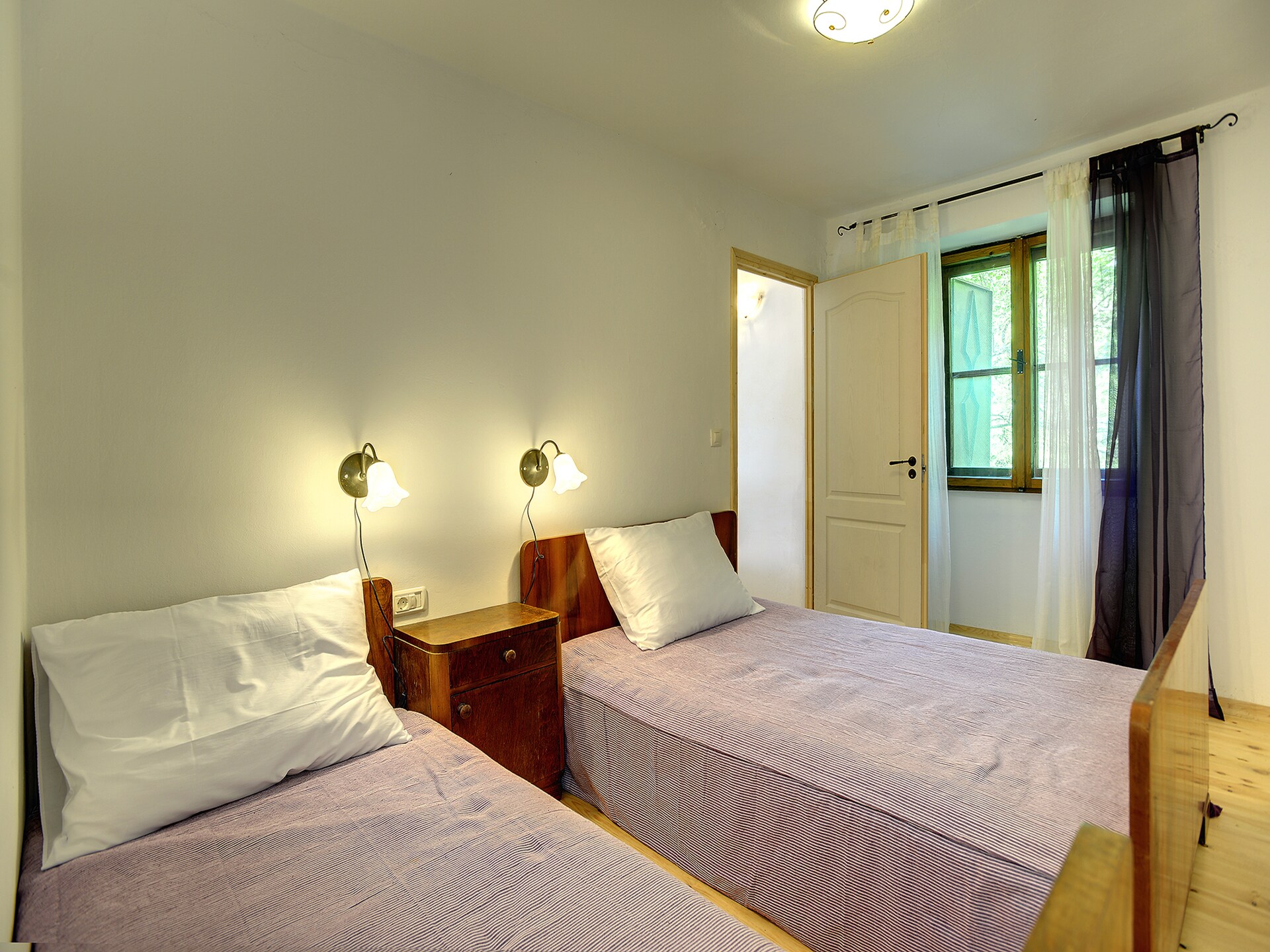 10-persoons vakantiehuis met privézwembad in Batlug - foto 32
