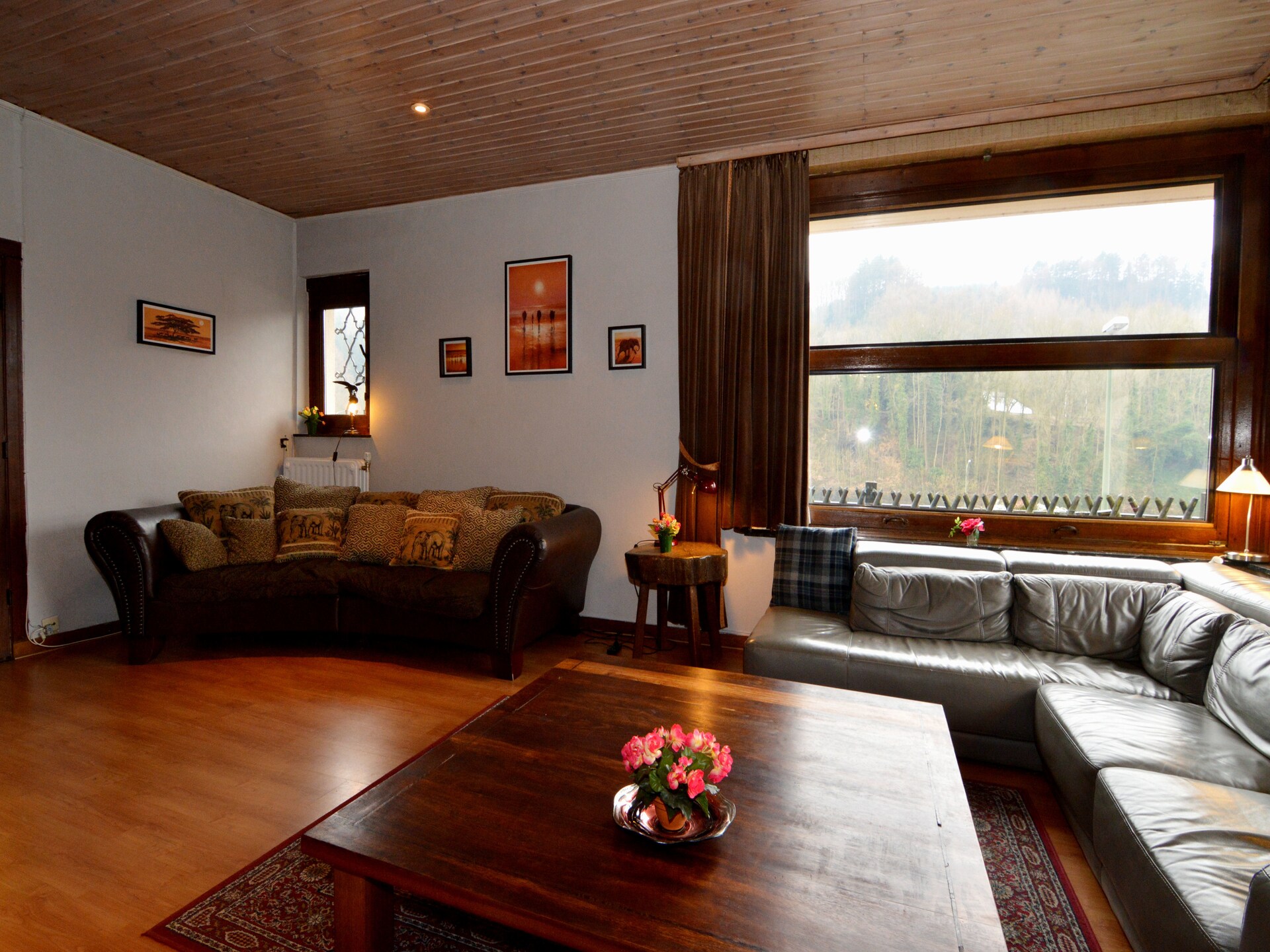 Ruim vakantiehuis met 5 slaapkamers en panoramisch uitzicht in La Roche-en-Ardenne - foto 11