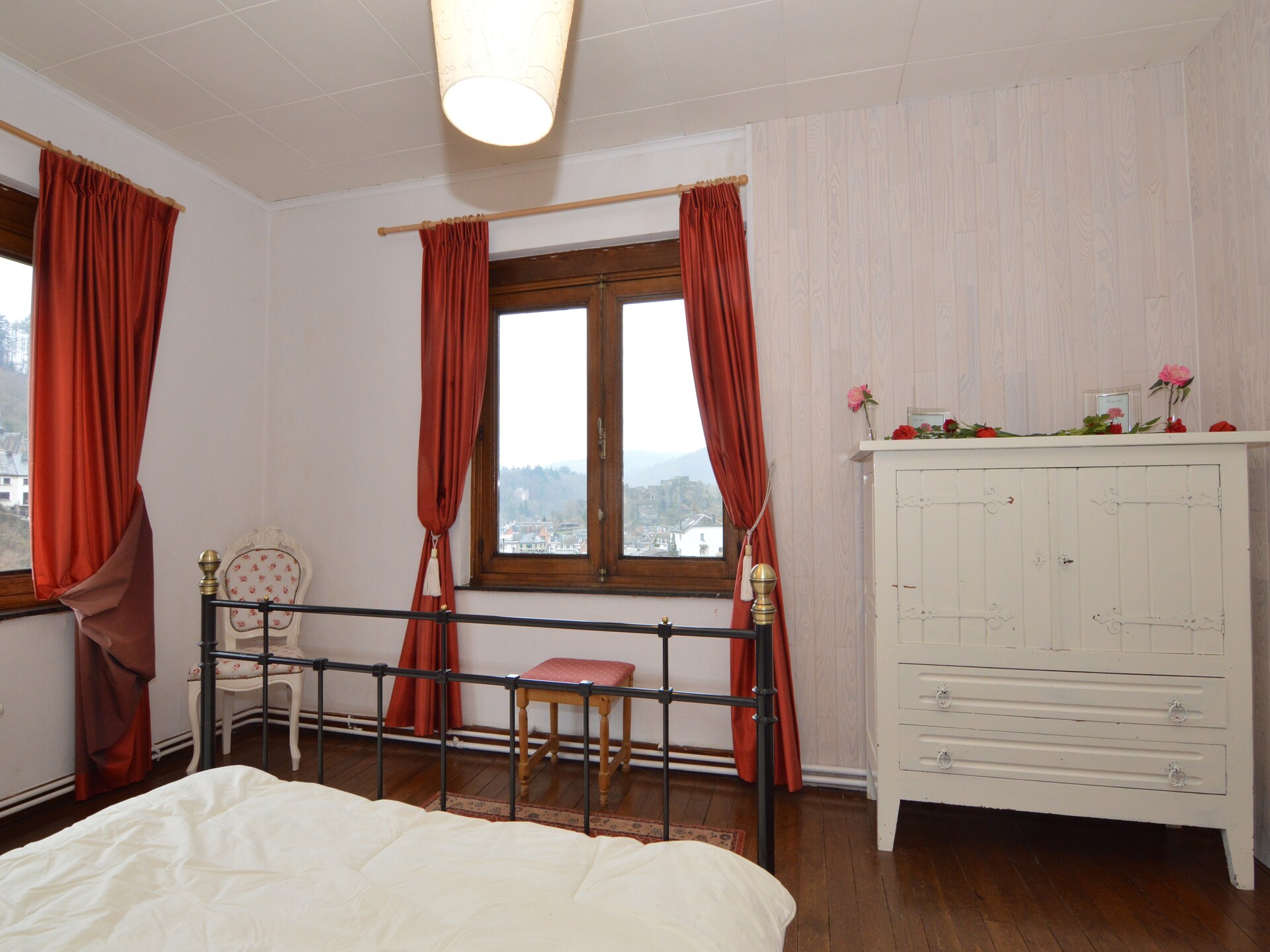 Ruim vakantiehuis met 5 slaapkamers en panoramisch uitzicht in La Roche-en-Ardenne - foto 30