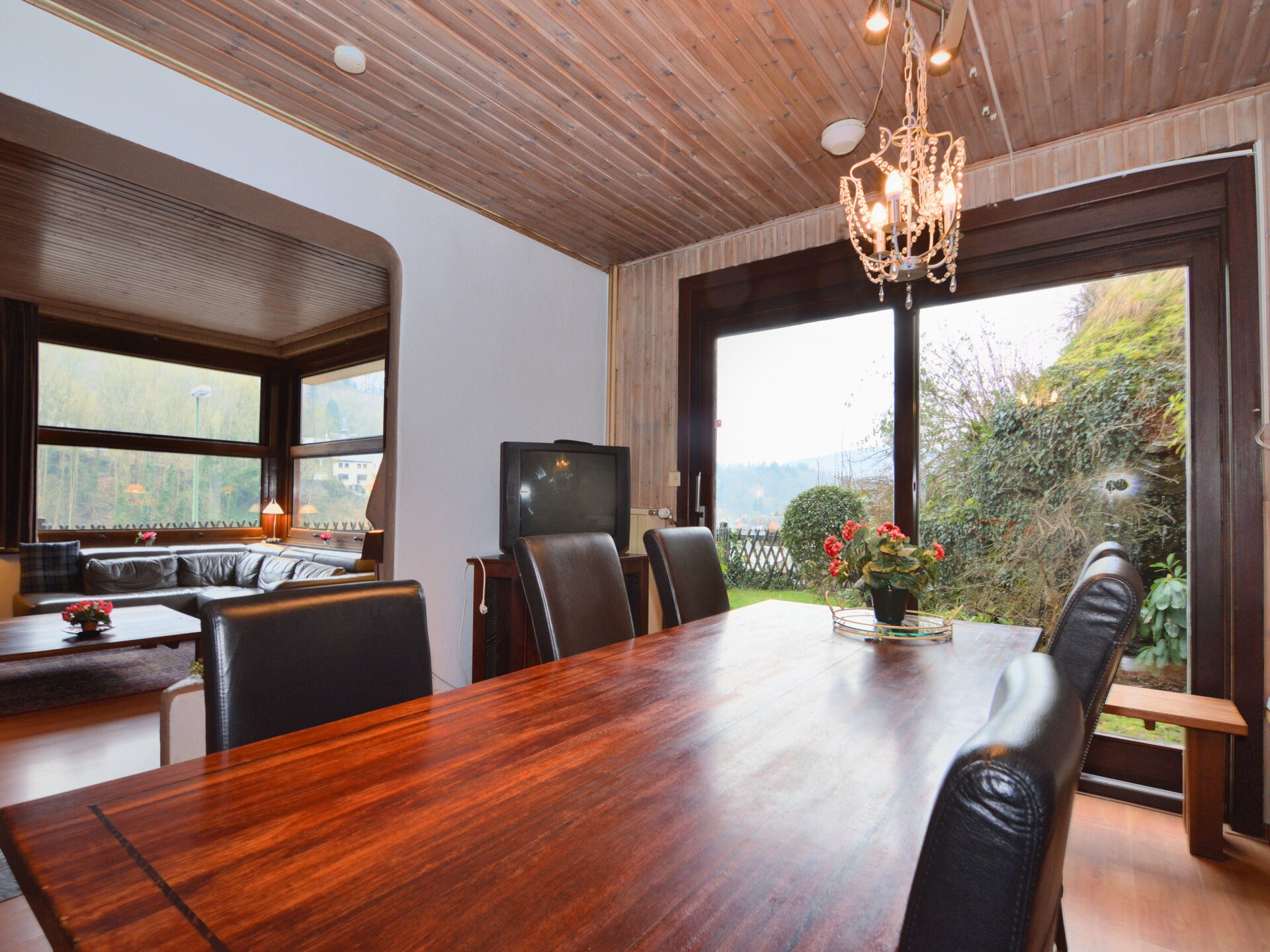 Ruim vakantiehuis met 5 slaapkamers en panoramisch uitzicht in La Roche-en-Ardenne - foto 14