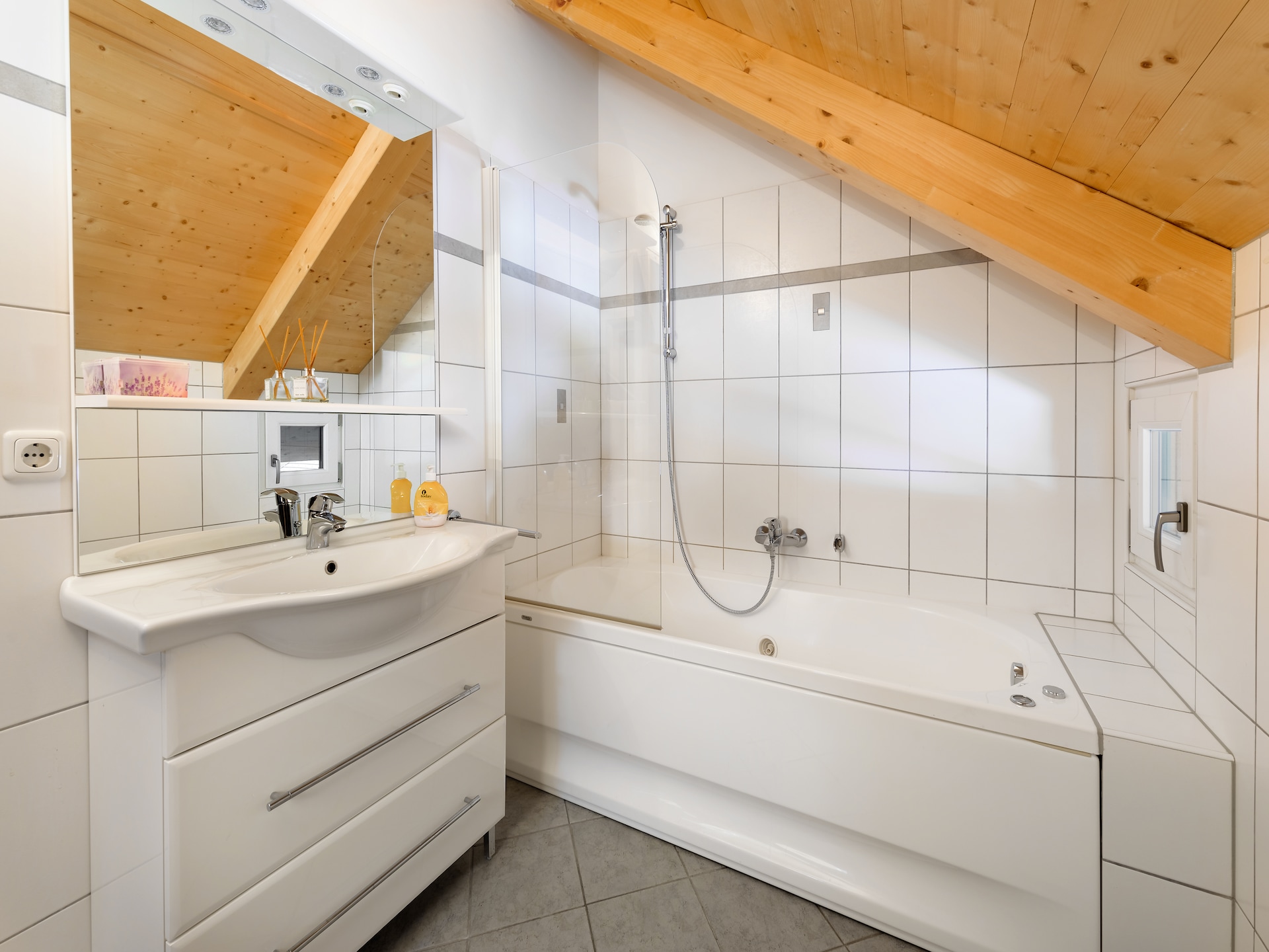 Aan de piste: Ruim chalet in het centrum van Hohentauern - foto 16