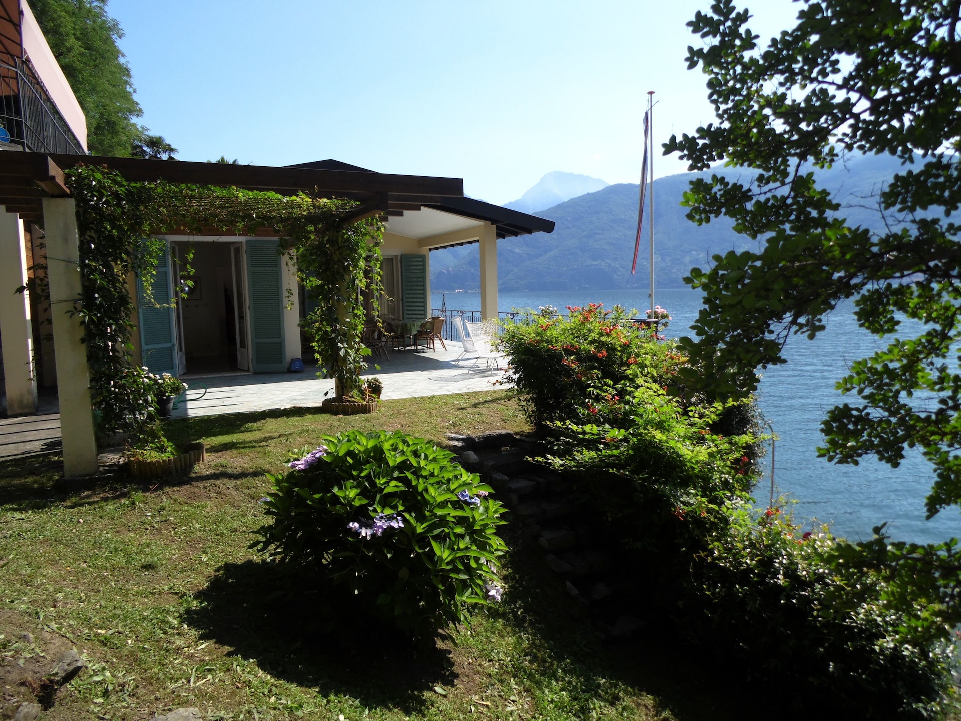 Vakantiehuis Vignabuona: Ruime villa direct aan het Comomeer in Menaggio - foto 2