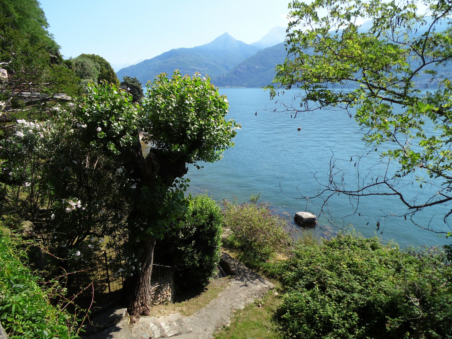 Vakantiehuis Vignabuona: Ruime villa direct aan het Comomeer in Menaggio - foto 31