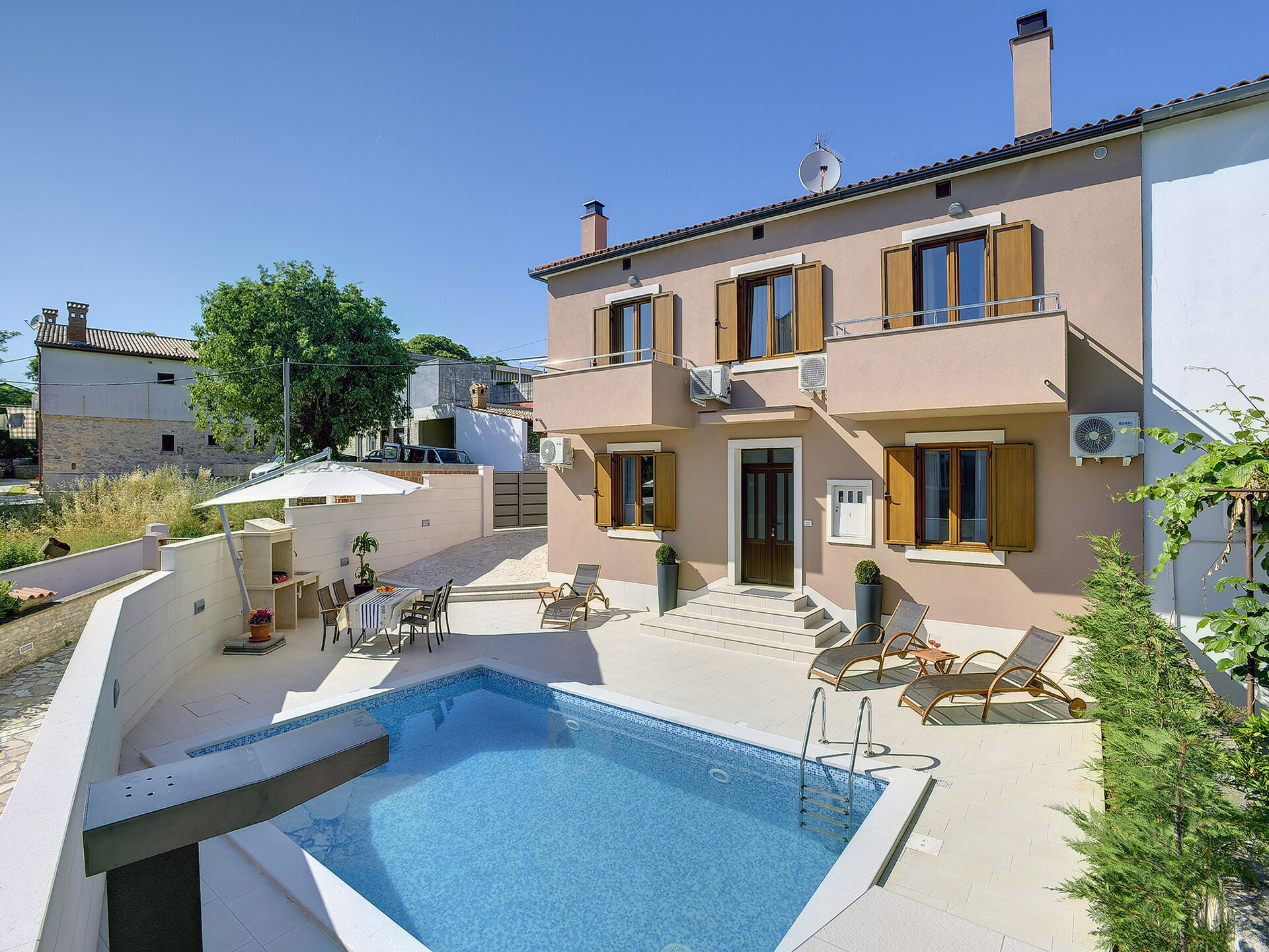 Moderne villa met privézwembad op 1 km van zee in Ližnjan - foto 3