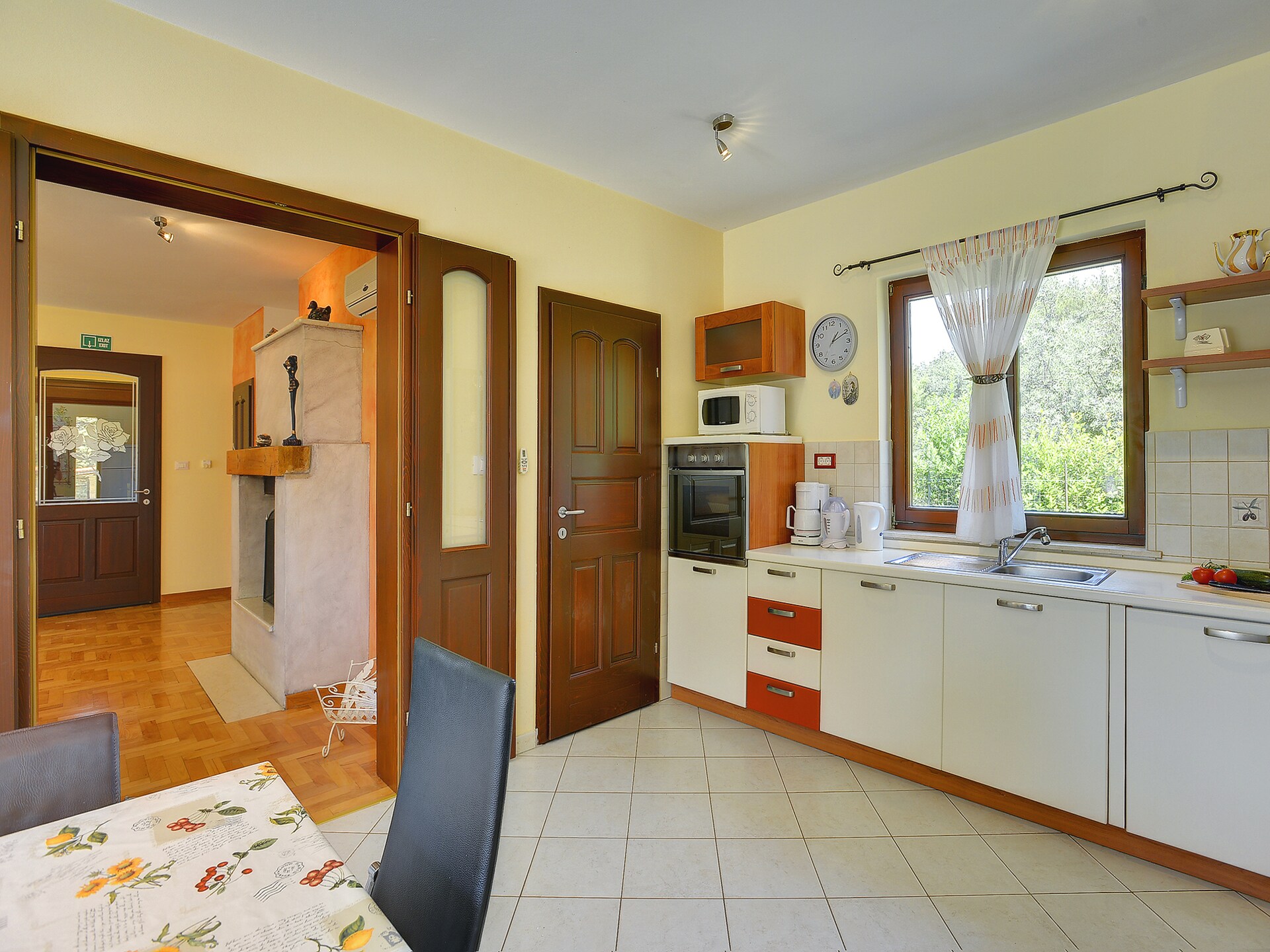 Villa Nina: Omheinde oase met zwembad op 900m van strand in Medulin - foto 15