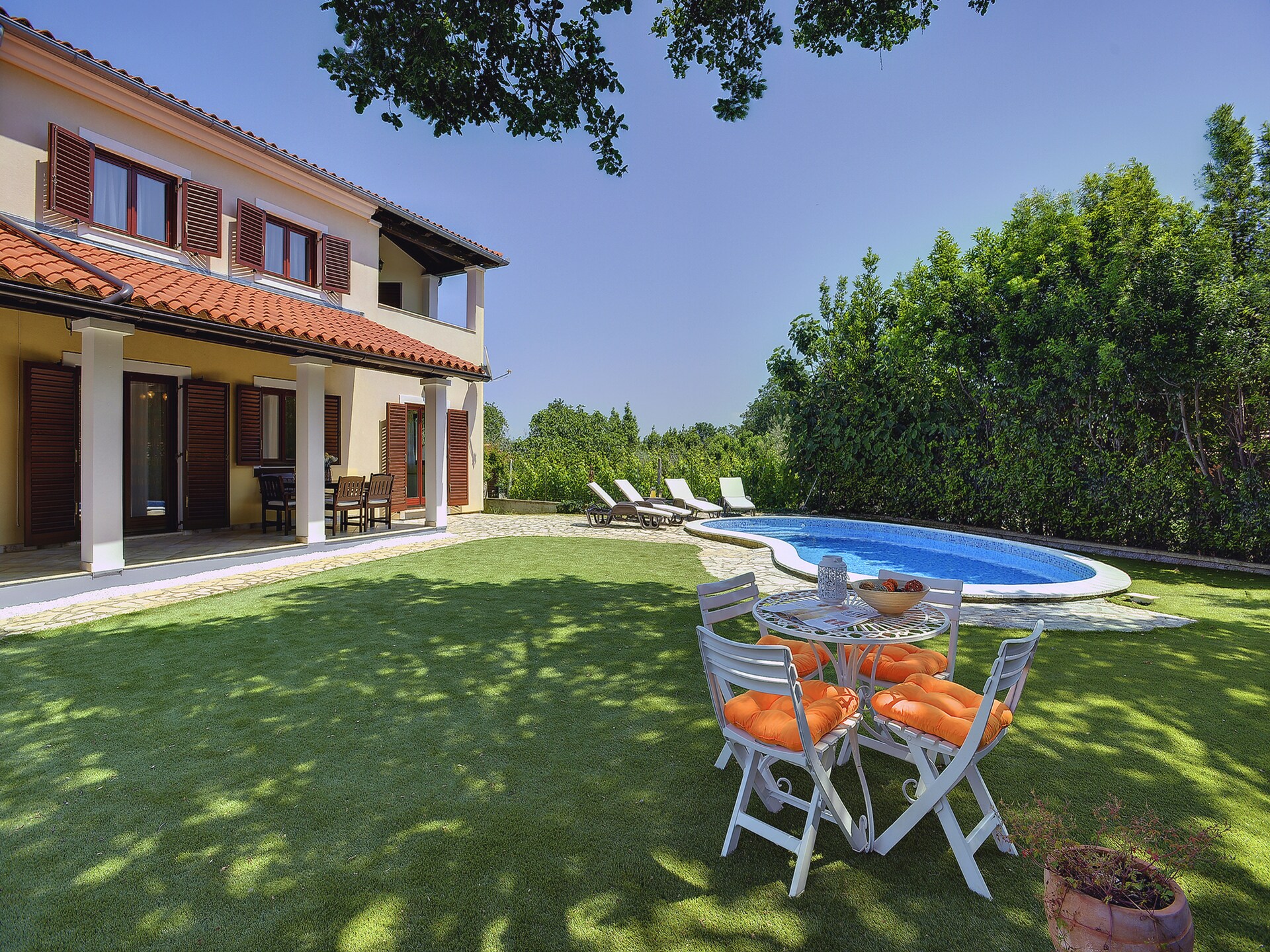Villa Nina: Omheinde oase met zwembad op 900m van strand in Medulin - foto 27