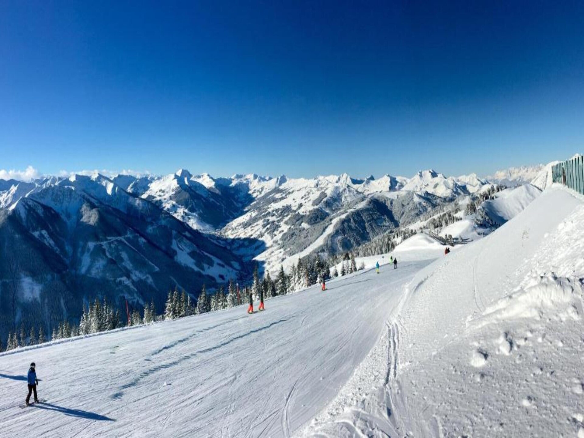 Ruim 14-persoons chalet aan de piste in Saalbach-Hinterglemm met bergzicht - foto 34