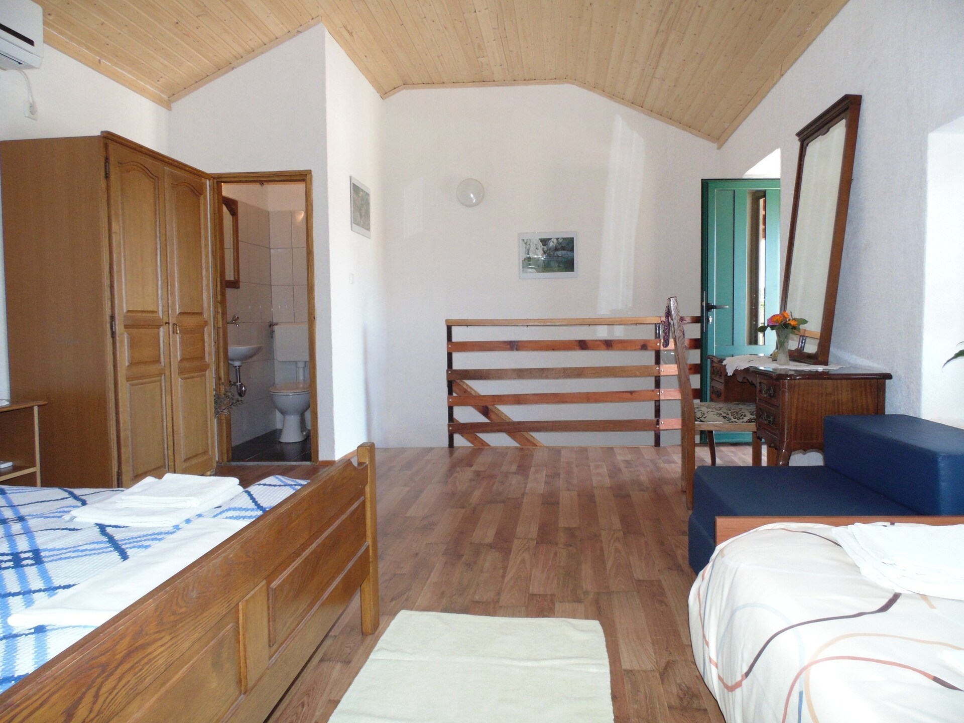 Stenen vakantiehuis aan de rand van Nationaal Park Paklenica - foto 15