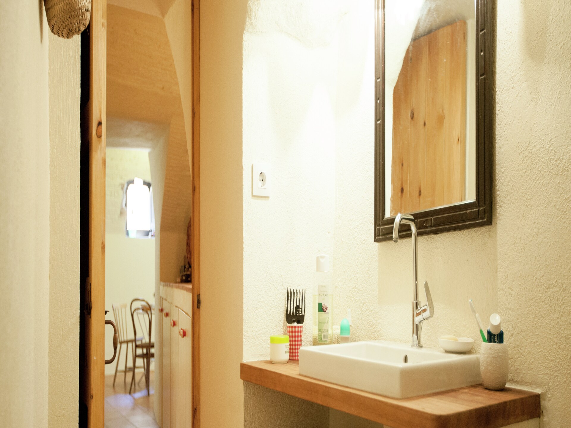 Vintage appartement aan de Costa Brava met open haard, vlakbij zee en meer - foto 11