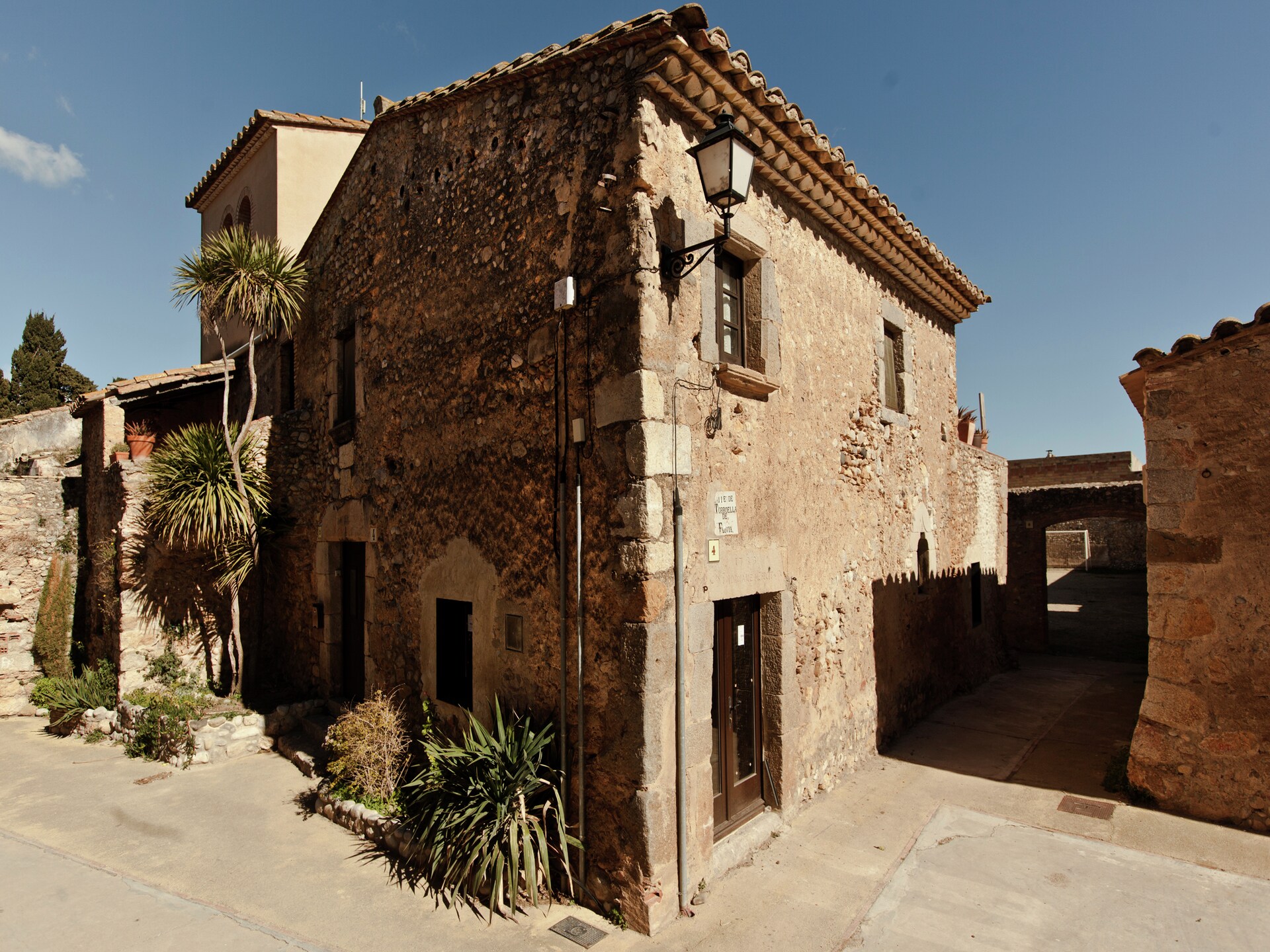 Vintage appartement aan de Costa Brava met open haard, vlakbij zee en meer - foto 1