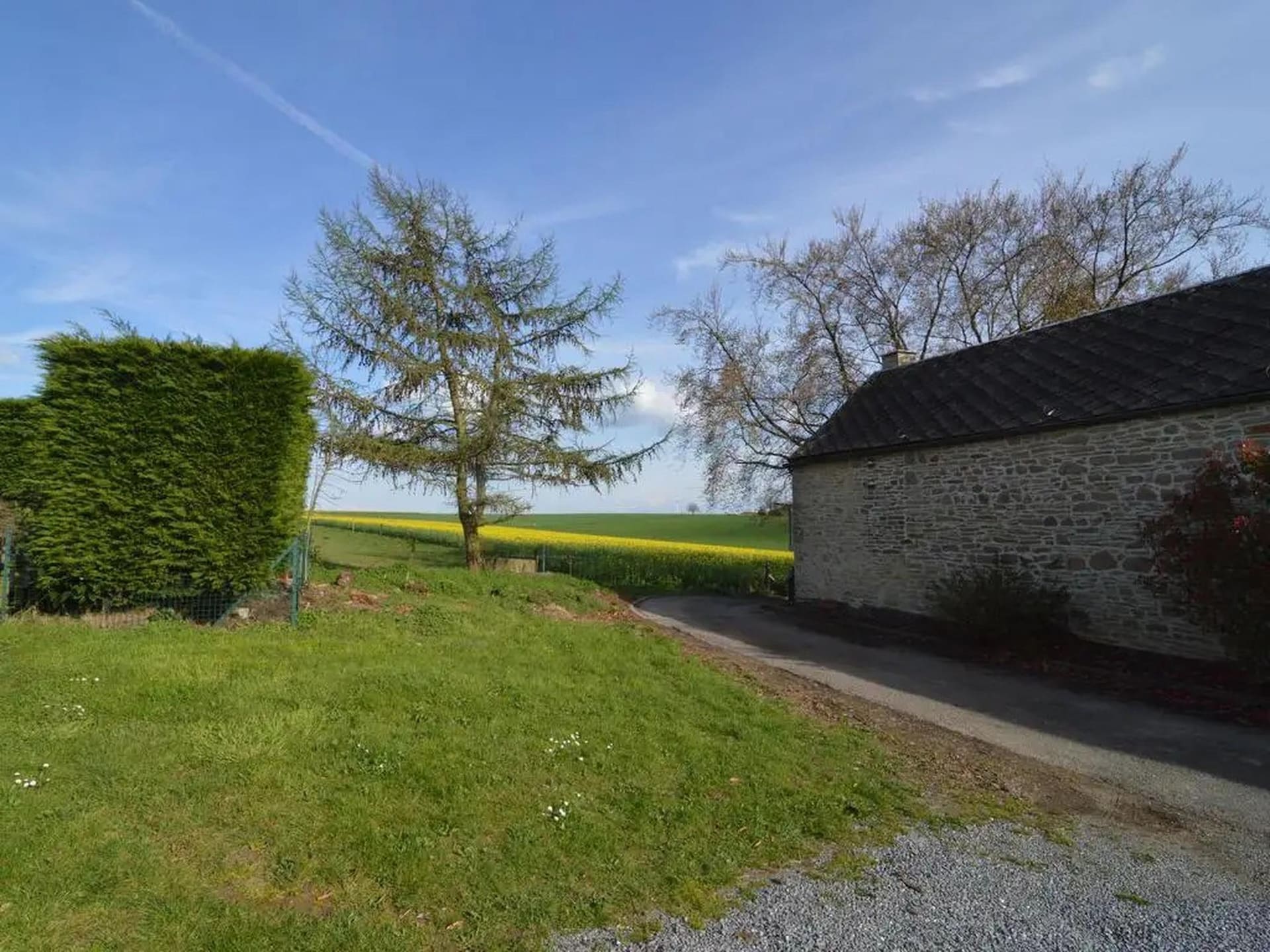 Op 1 km van het centrum: gelijkvloers landhuis in Purnode (Dinant) - foto 26