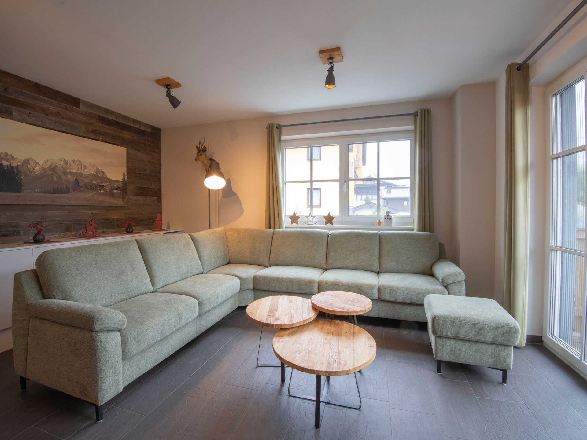 Aan de piste: Ruim appartement voor 10 personen in Brixen im Thale - foto 2