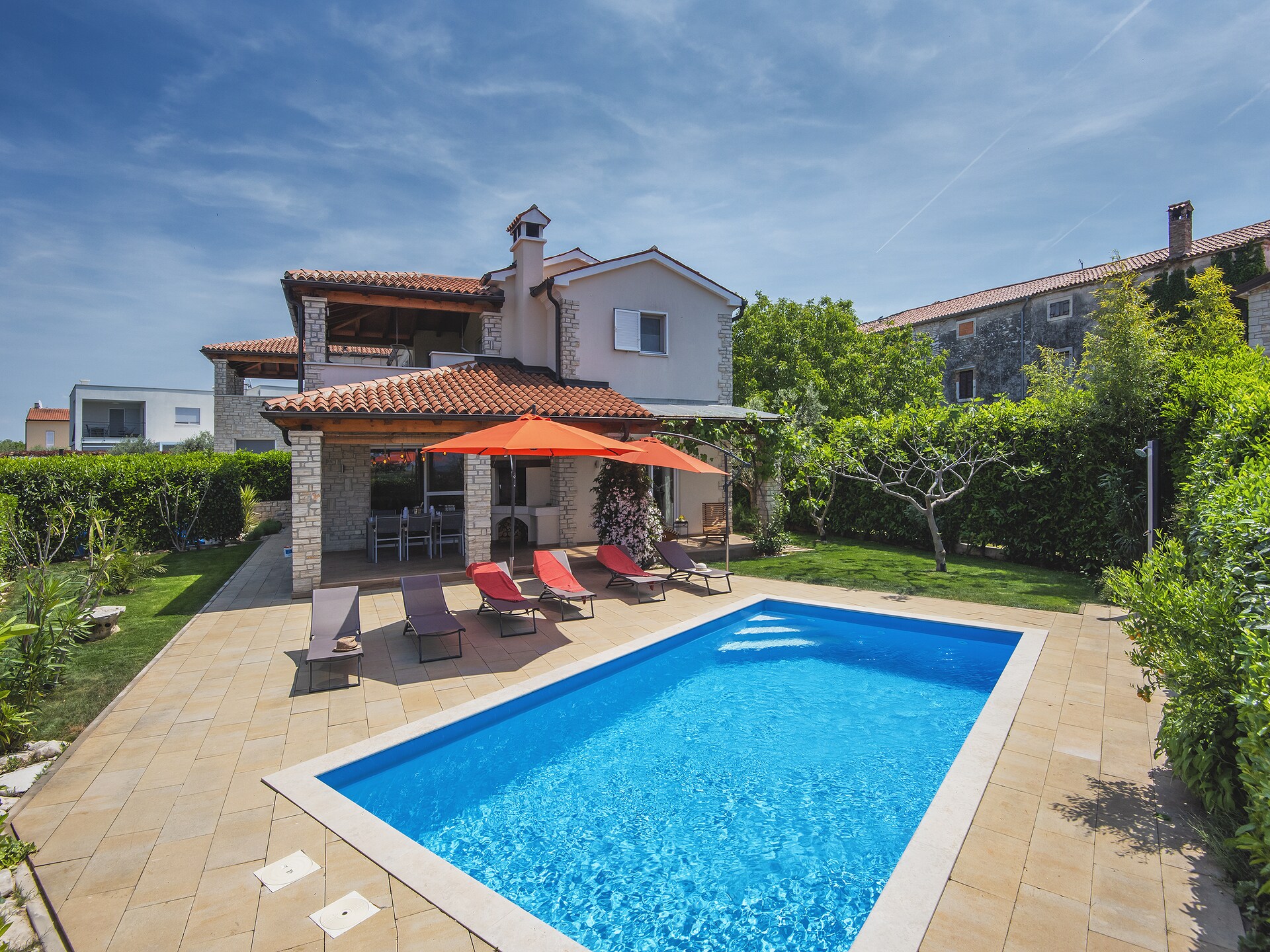 Moderne villa bij Novigrad met privézwembad en landelijk uitzicht - foto 4