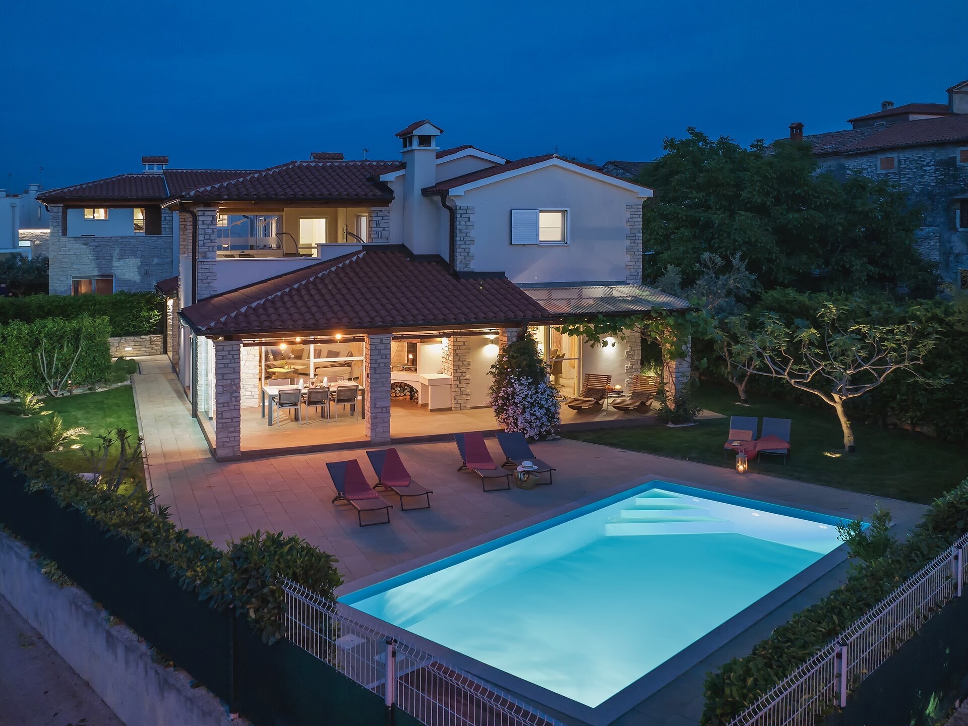 Moderne villa bij Novigrad met privézwembad en landelijk uitzicht - foto 1